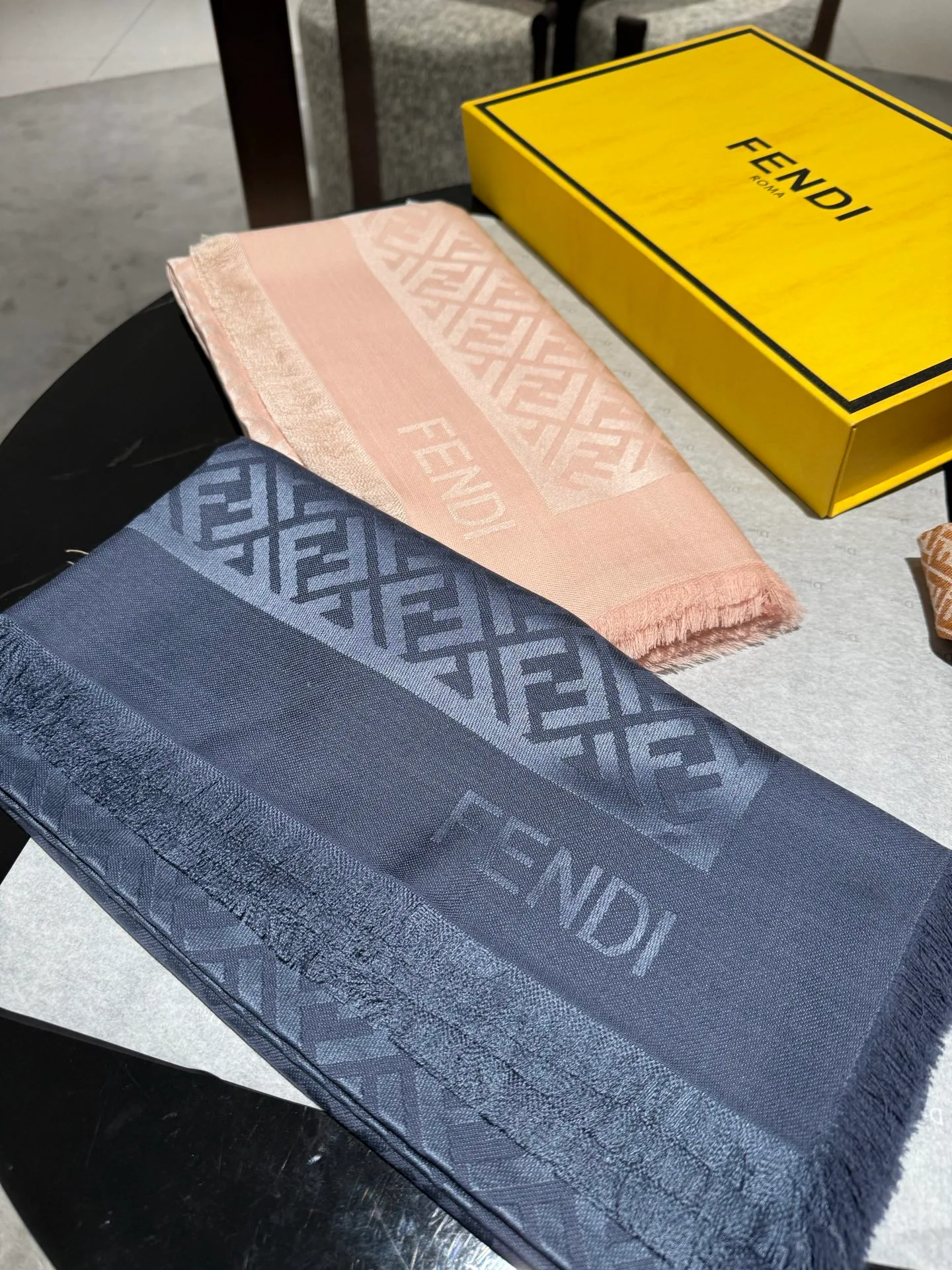 Шарфы Fendi 195252