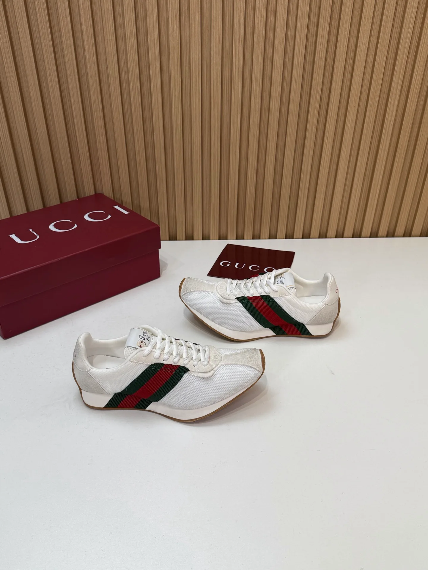 Кроссовки Женские Gucci 19766246