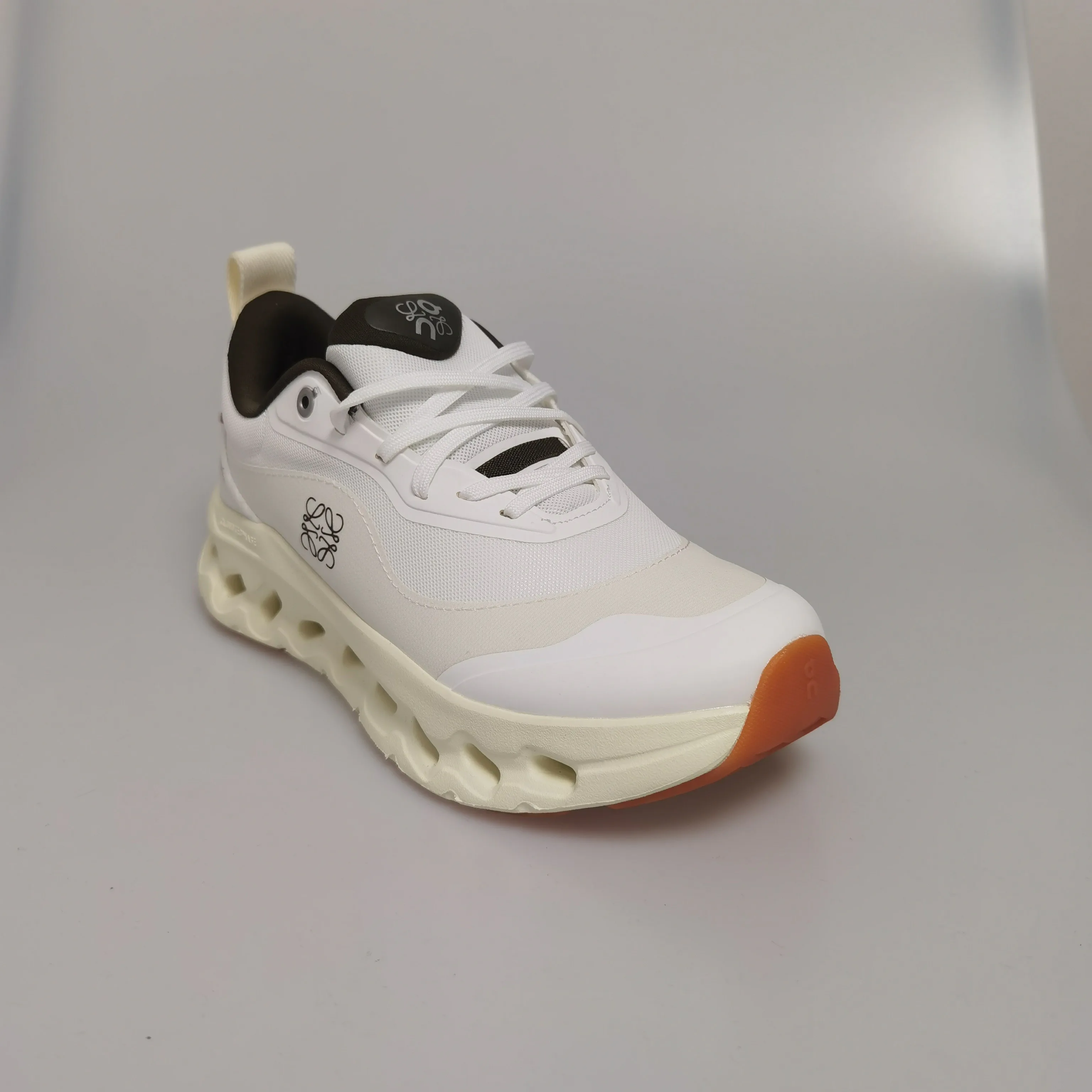 Кроссовки Женские Loewe 24347