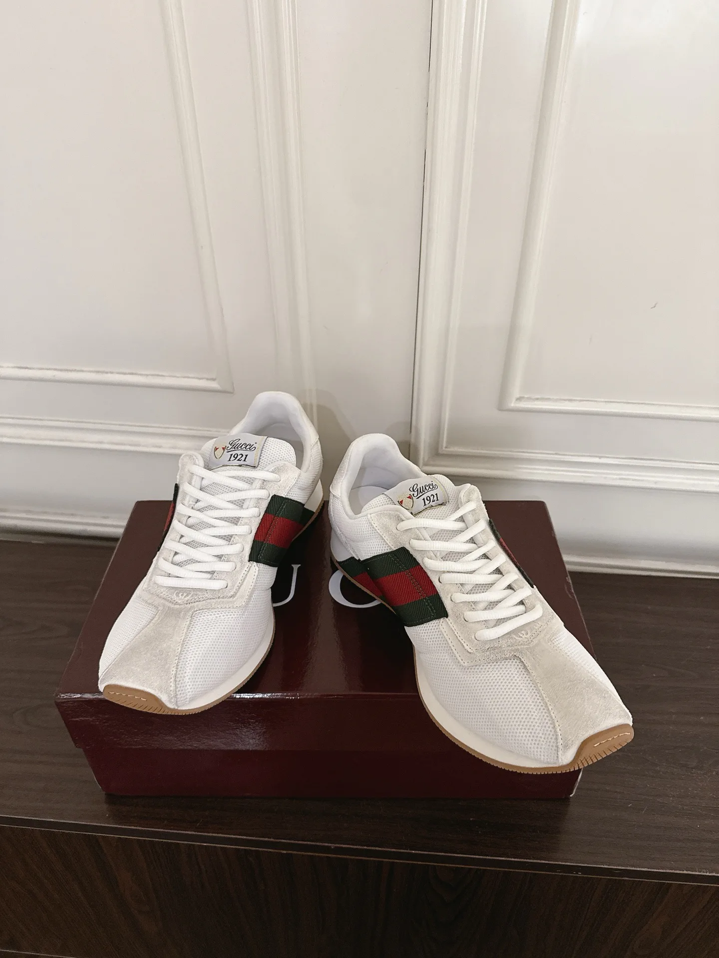 Кроссовки Женские Gucci 17946890