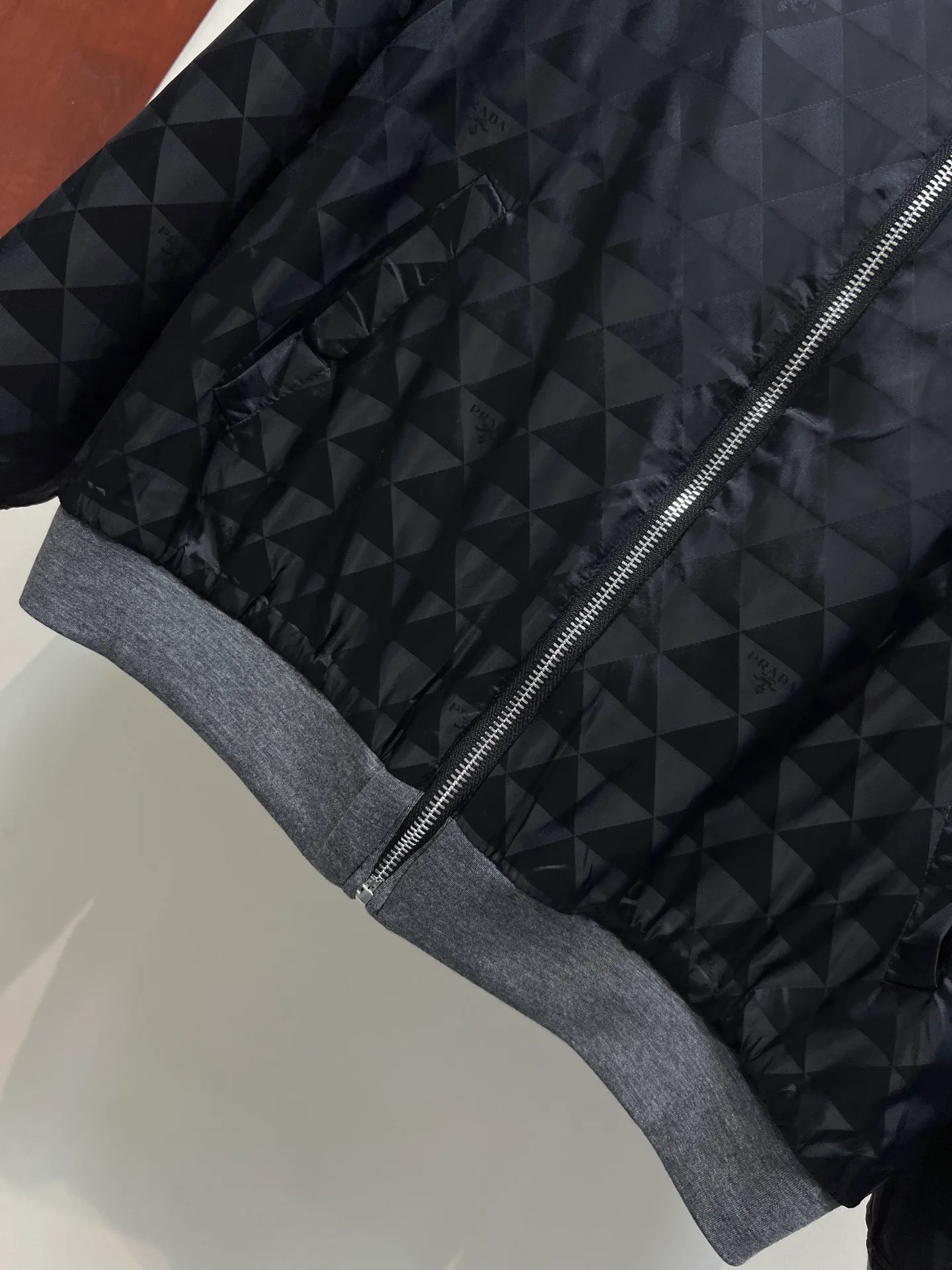 Куртки И Пуховики Женские Prada 18605976