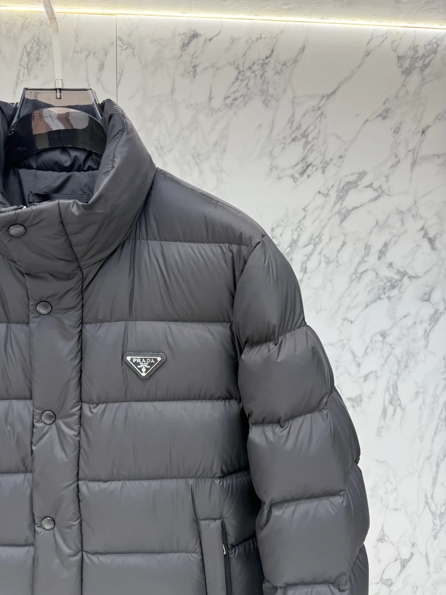 Куртки И Пуховики Женские Prada 18681329