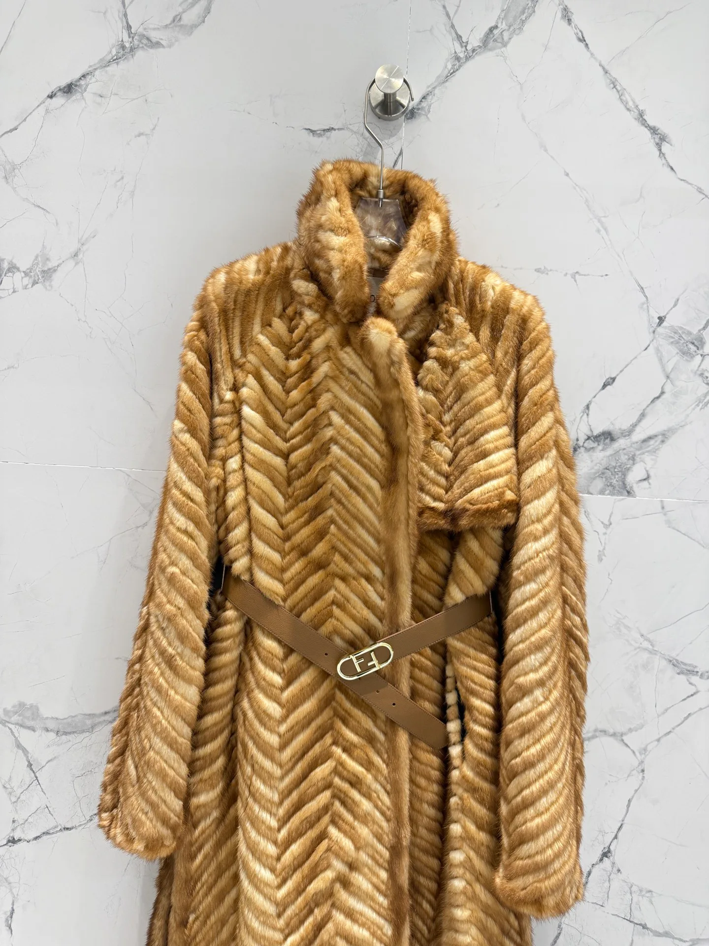 Шубы Женские Fendi 18082580
