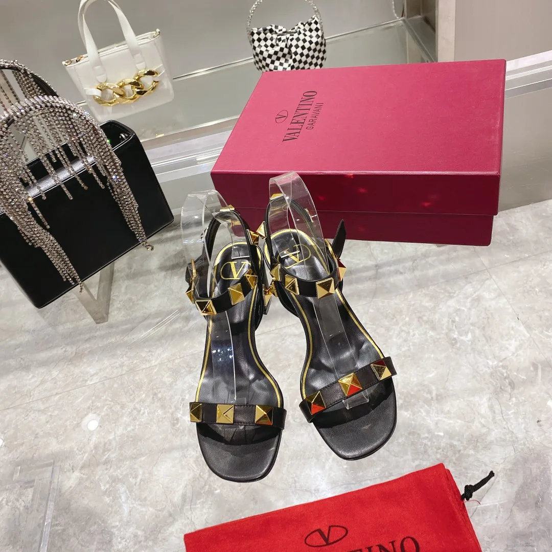 Босоножки Женские Valentino 17956834