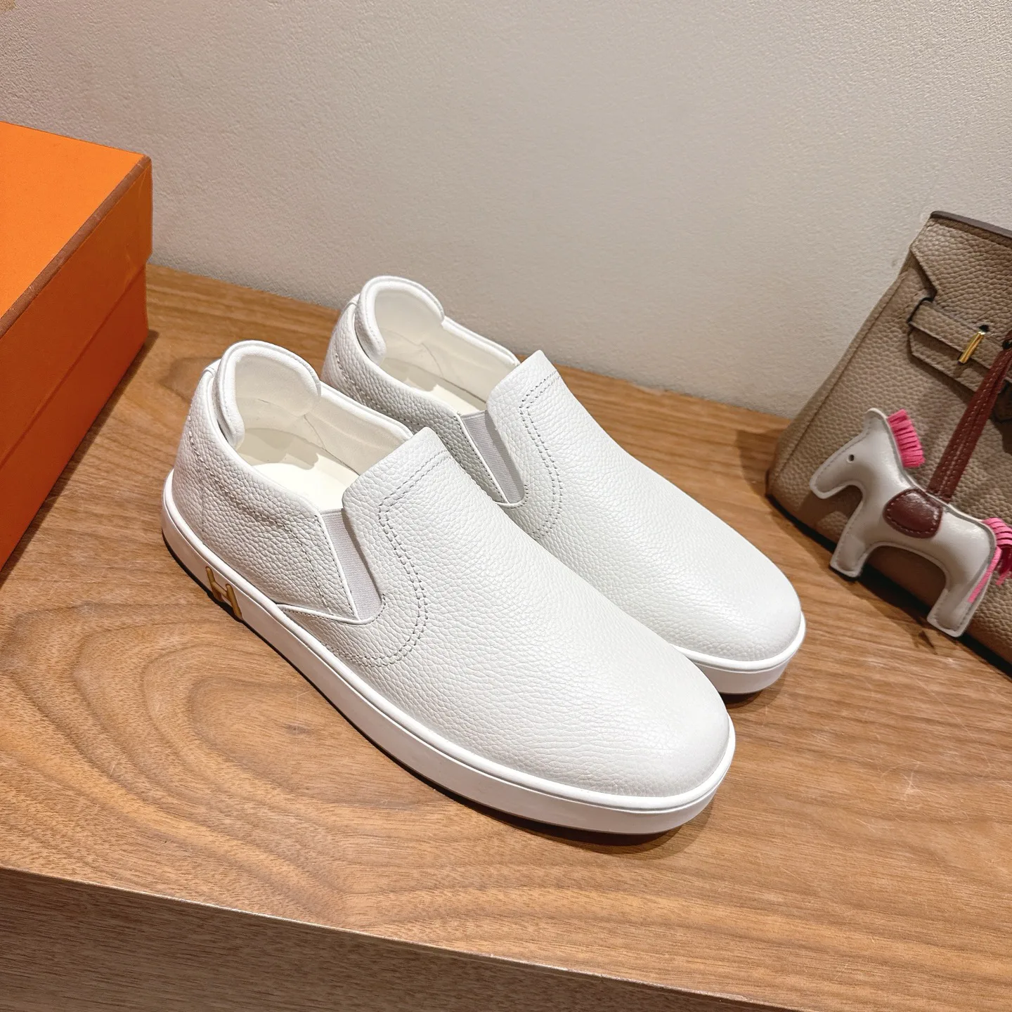 Кроссовки Женские Hermes 14343196