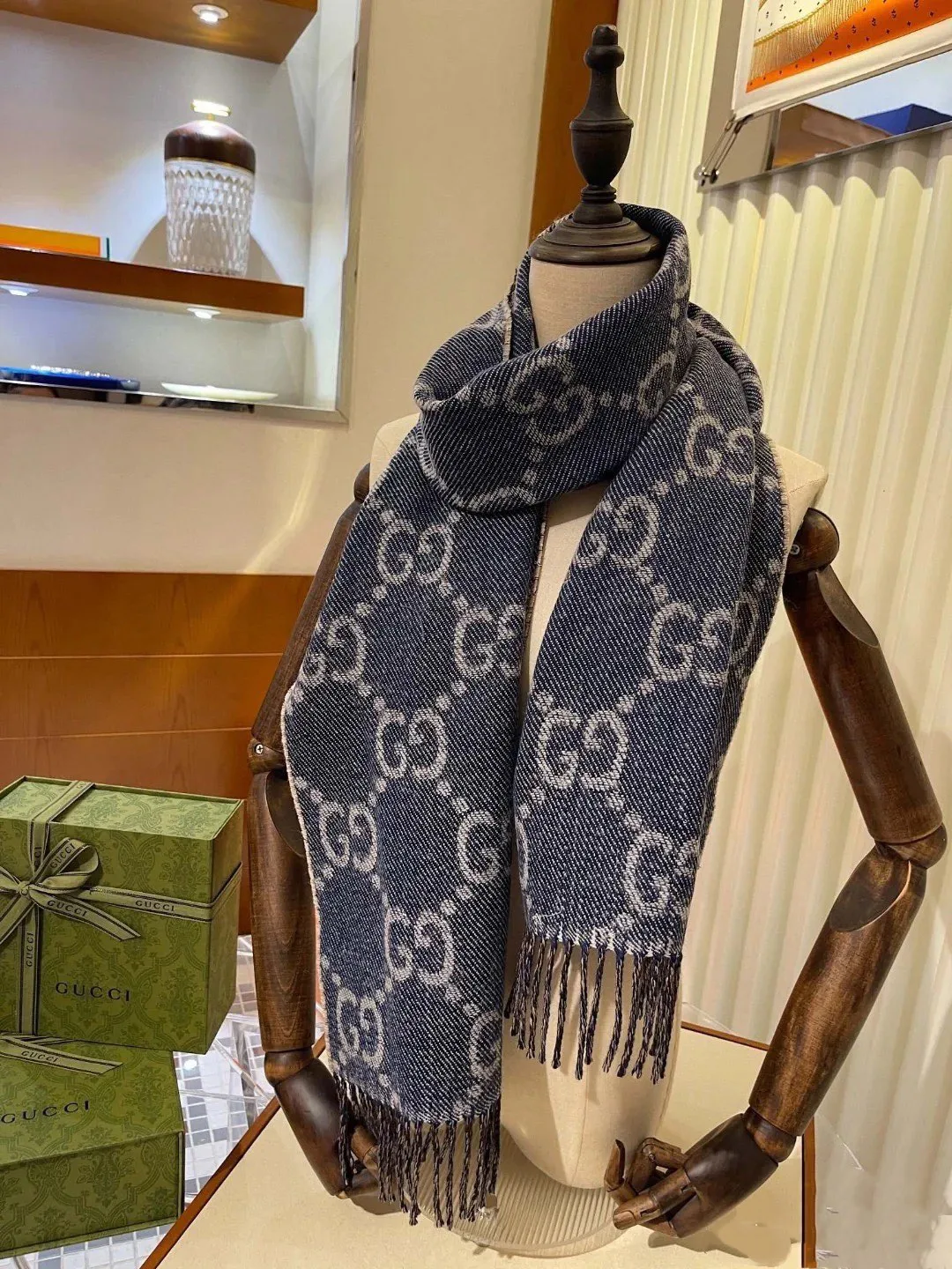 Шарфы Gucci 1458316