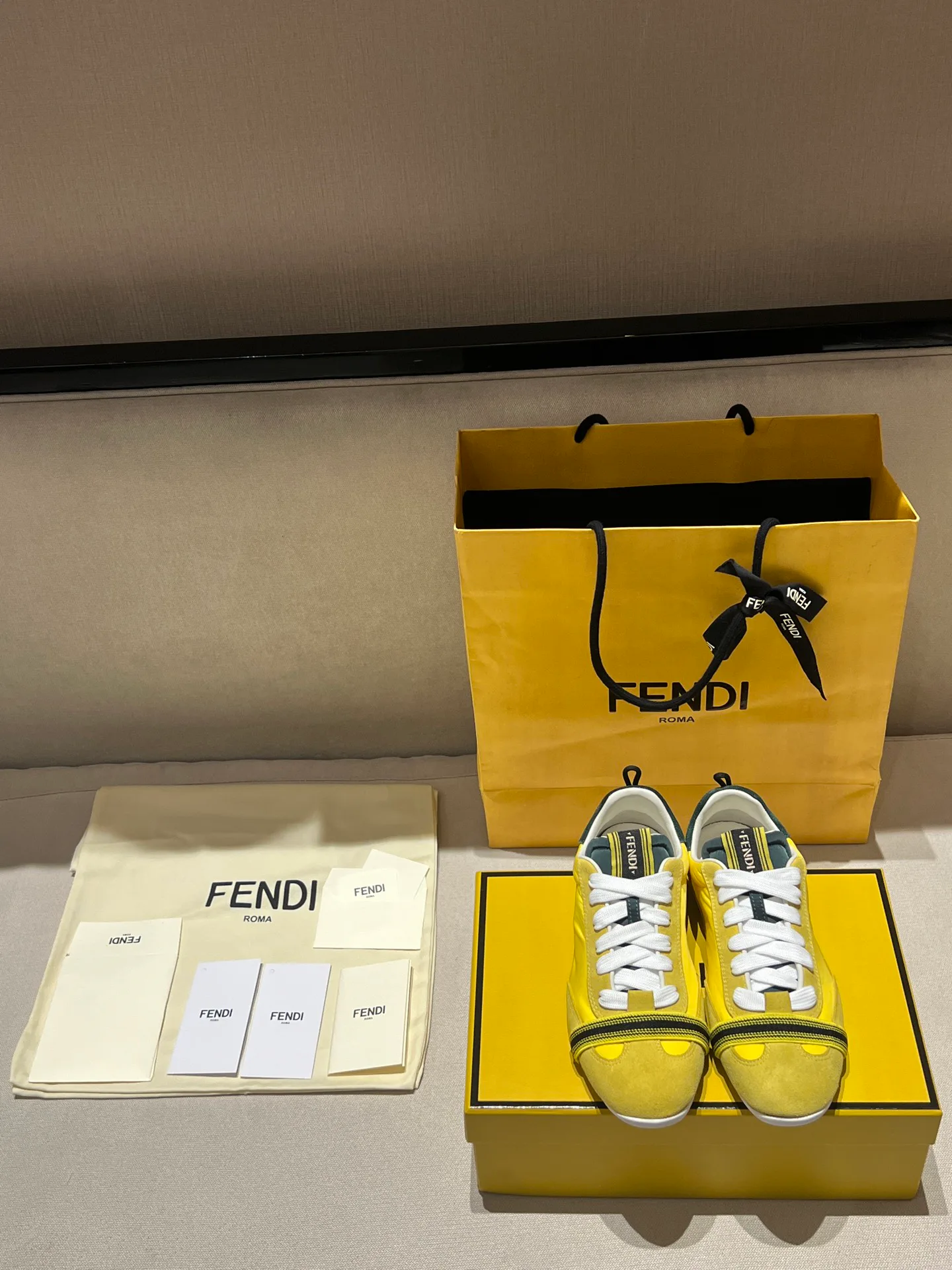 Кроссовки Женские Fendi 18278641