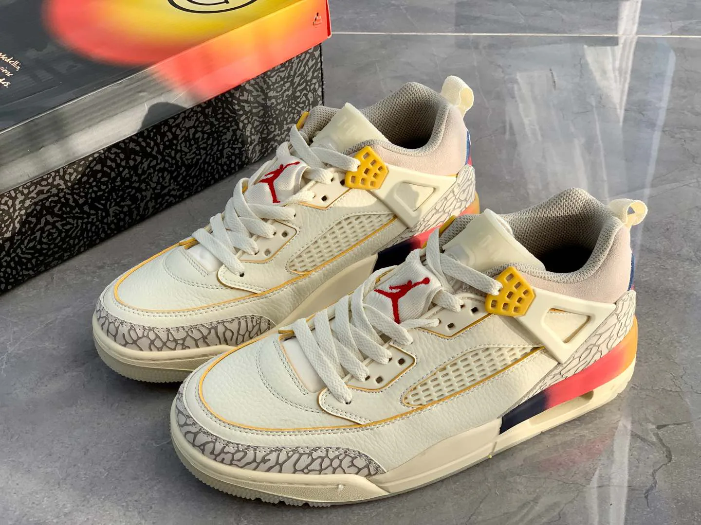 Кроссовки Женские Air Jordan 4283