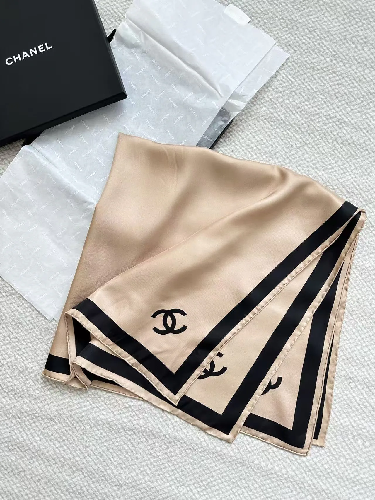 Платки Chanel 18329408