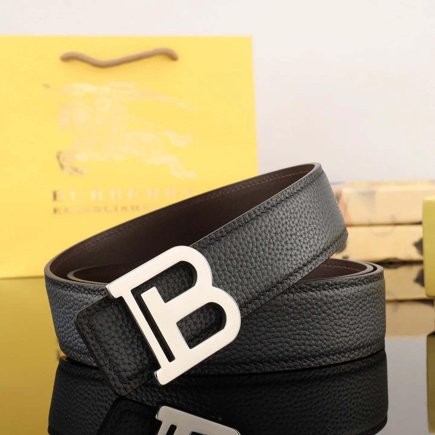 Классические Сумки Женские Burberry 11394912