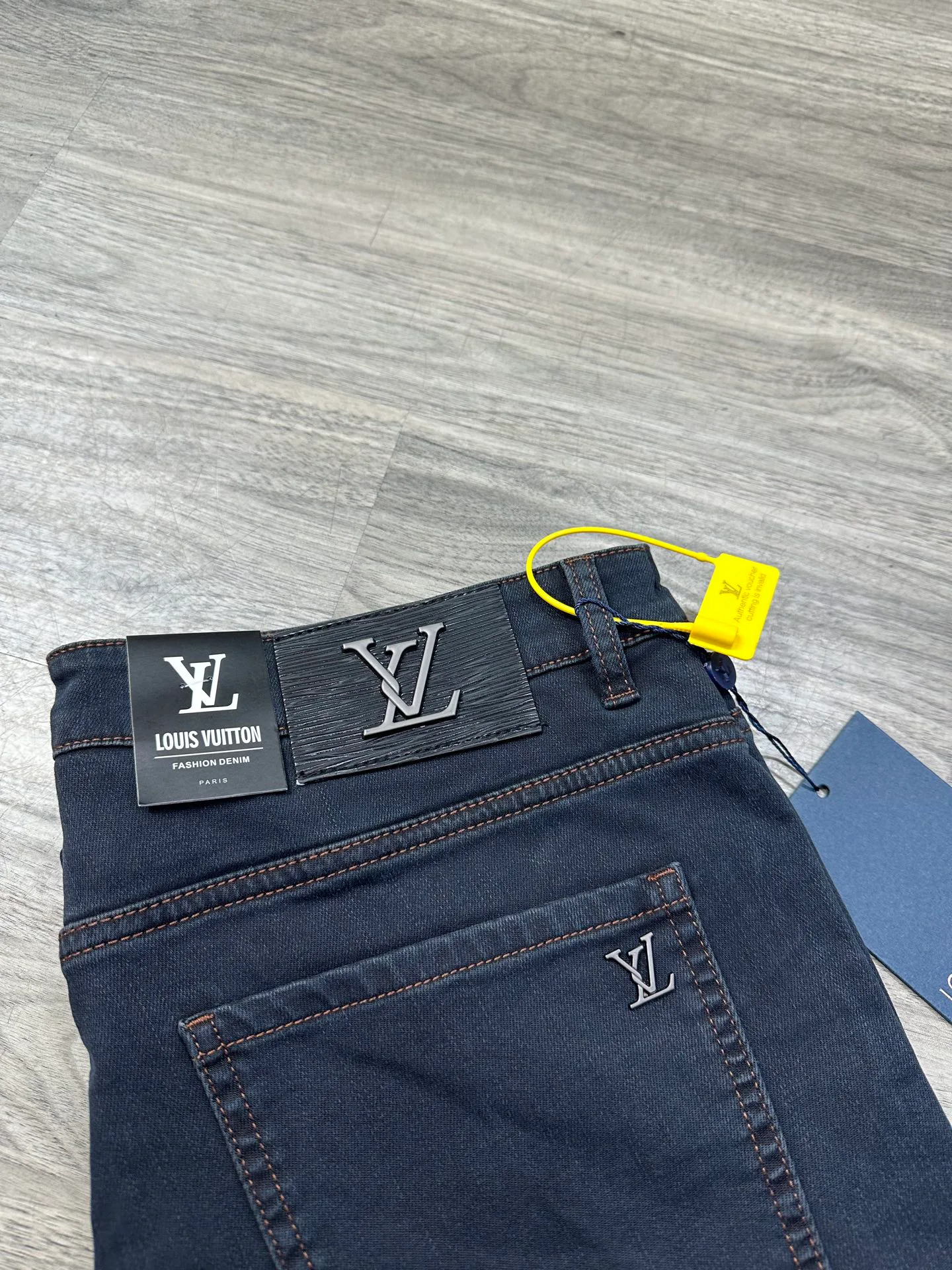 Джинсы Женские Louis Vuitton 1548447