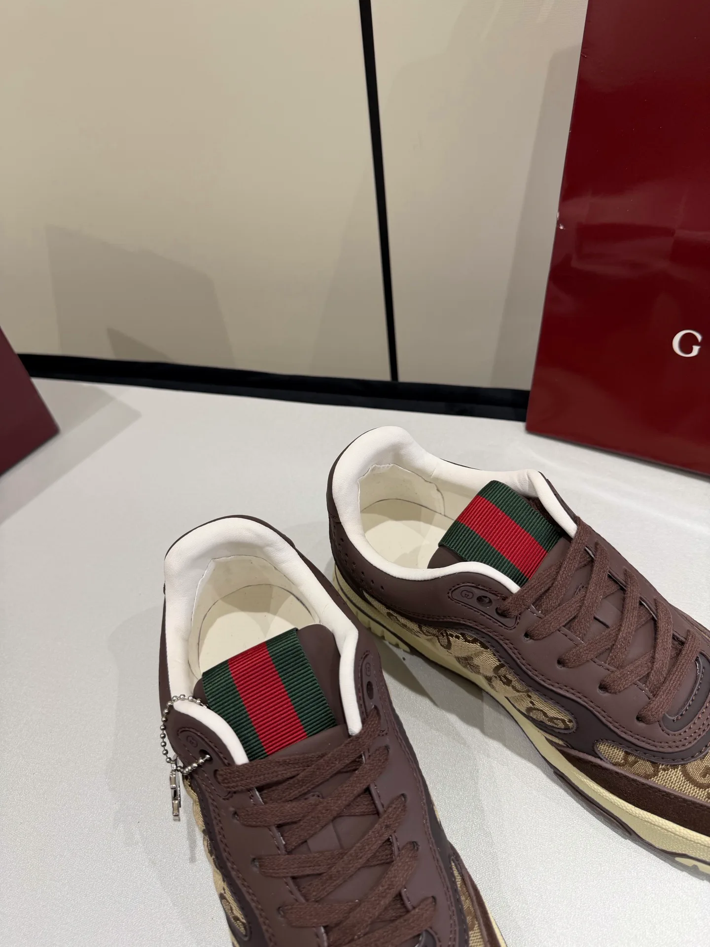 Кроссовки Женские Gucci 13570898