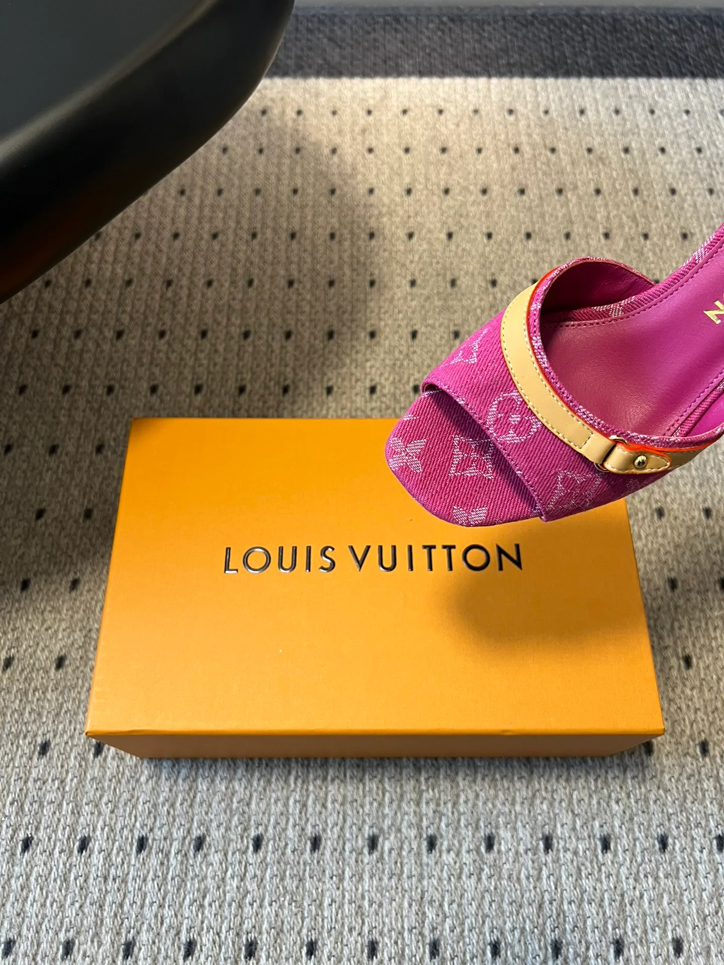 Босоножки Женские Louis Vuitton 11755091