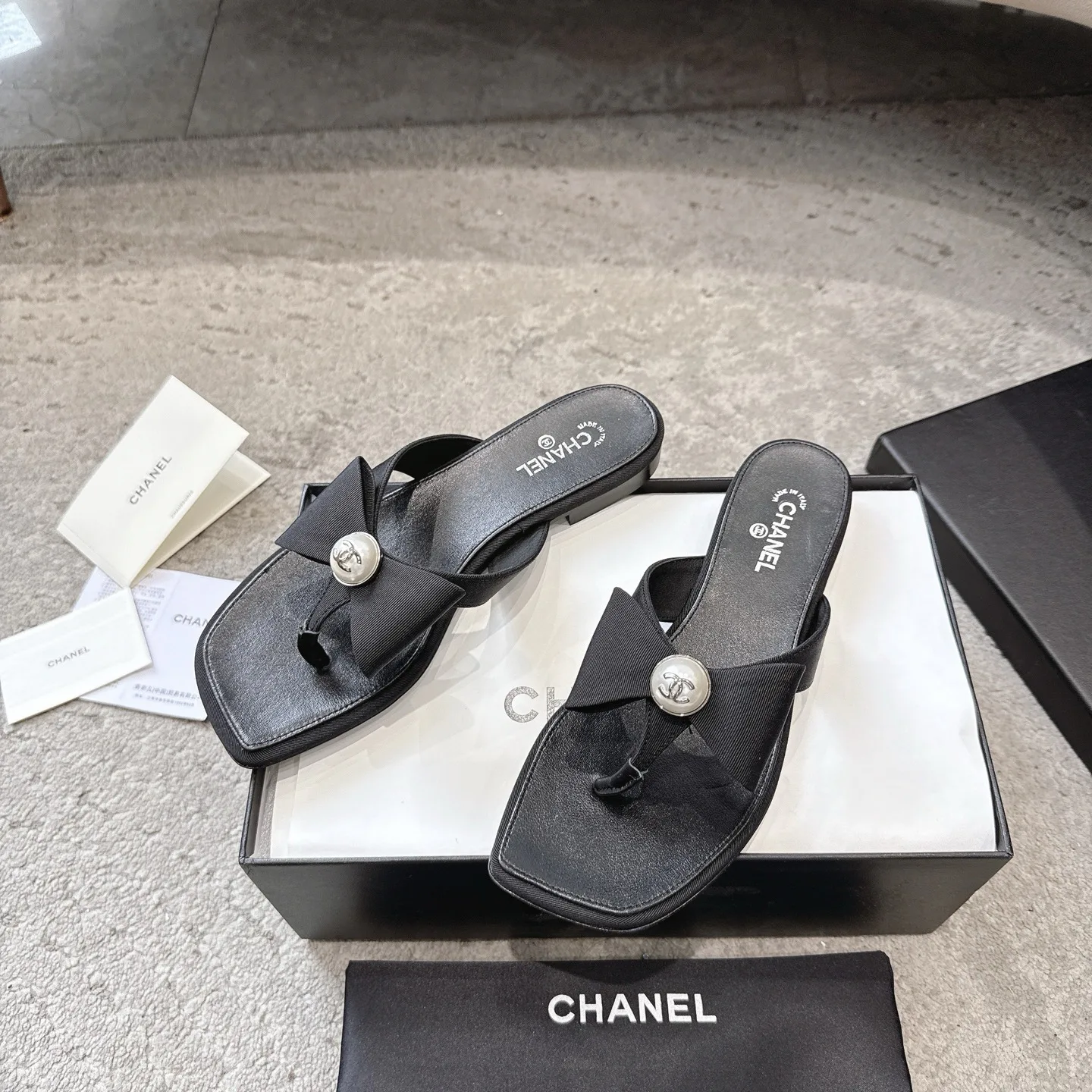 Шлепанцы Женские Chanel 17572292