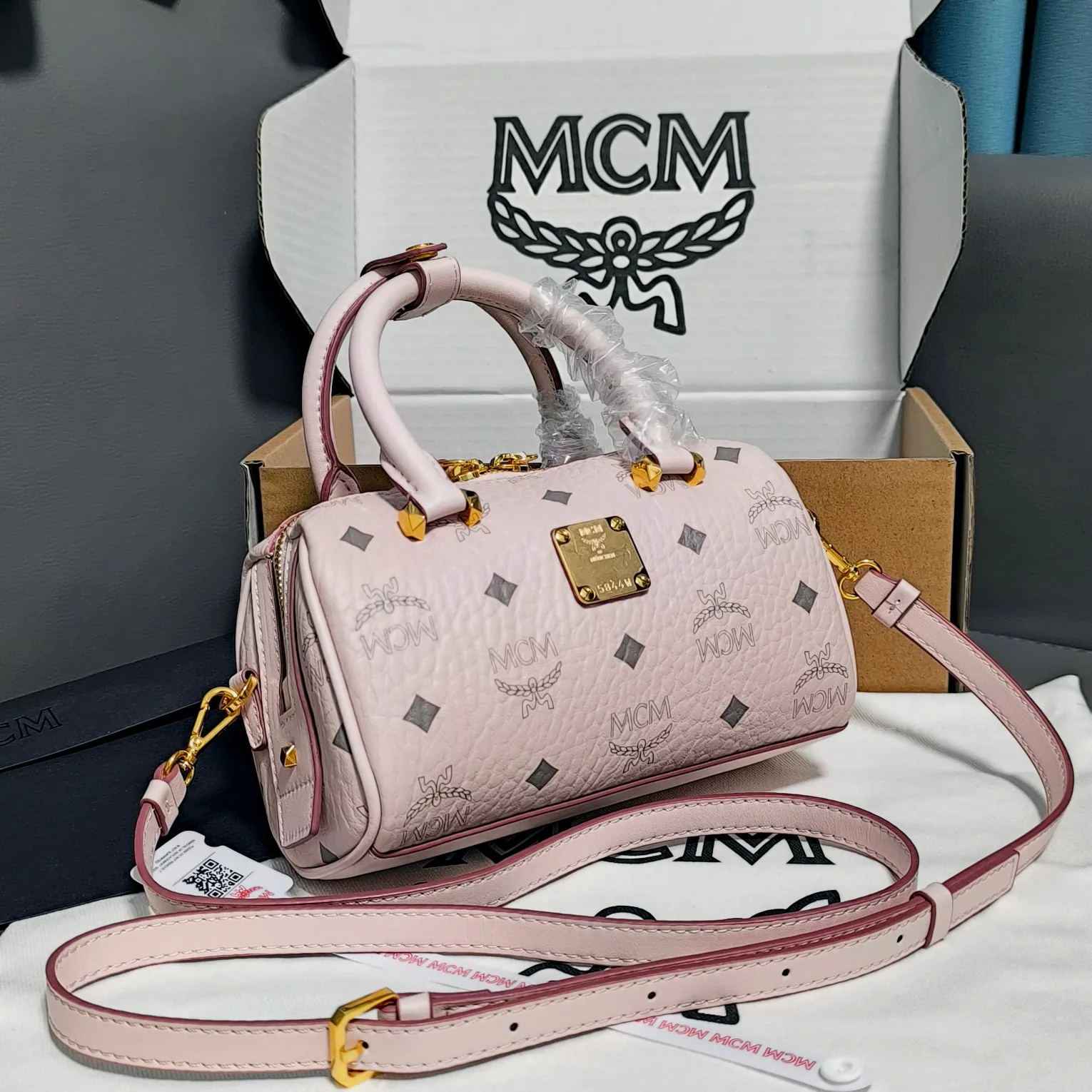 Классические Сумки Женские Mcm 17896740