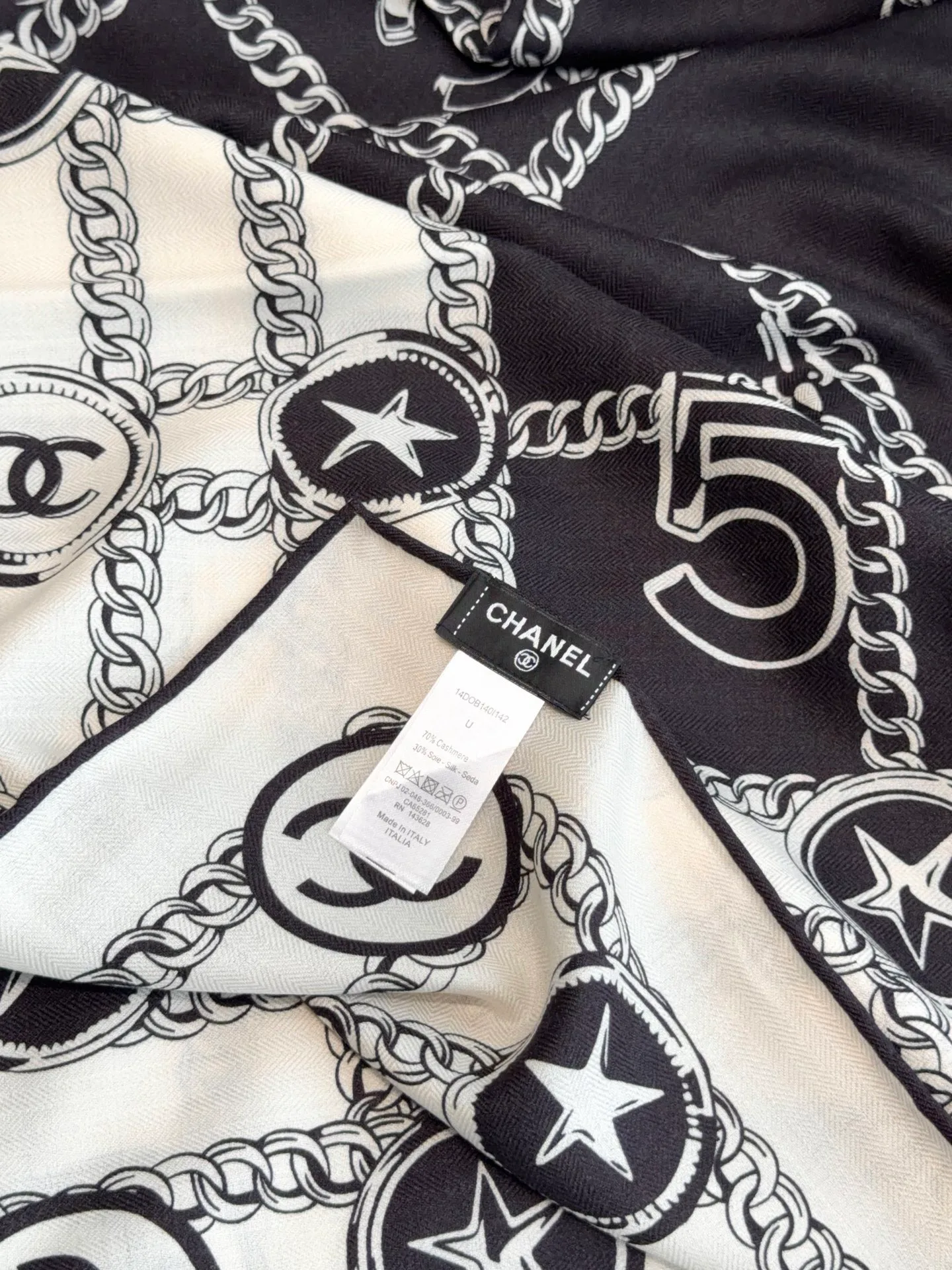 Платки Chanel 18675789