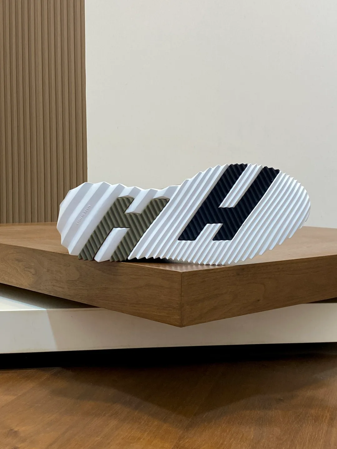 Кроссовки Мужские Hermes 18039728
