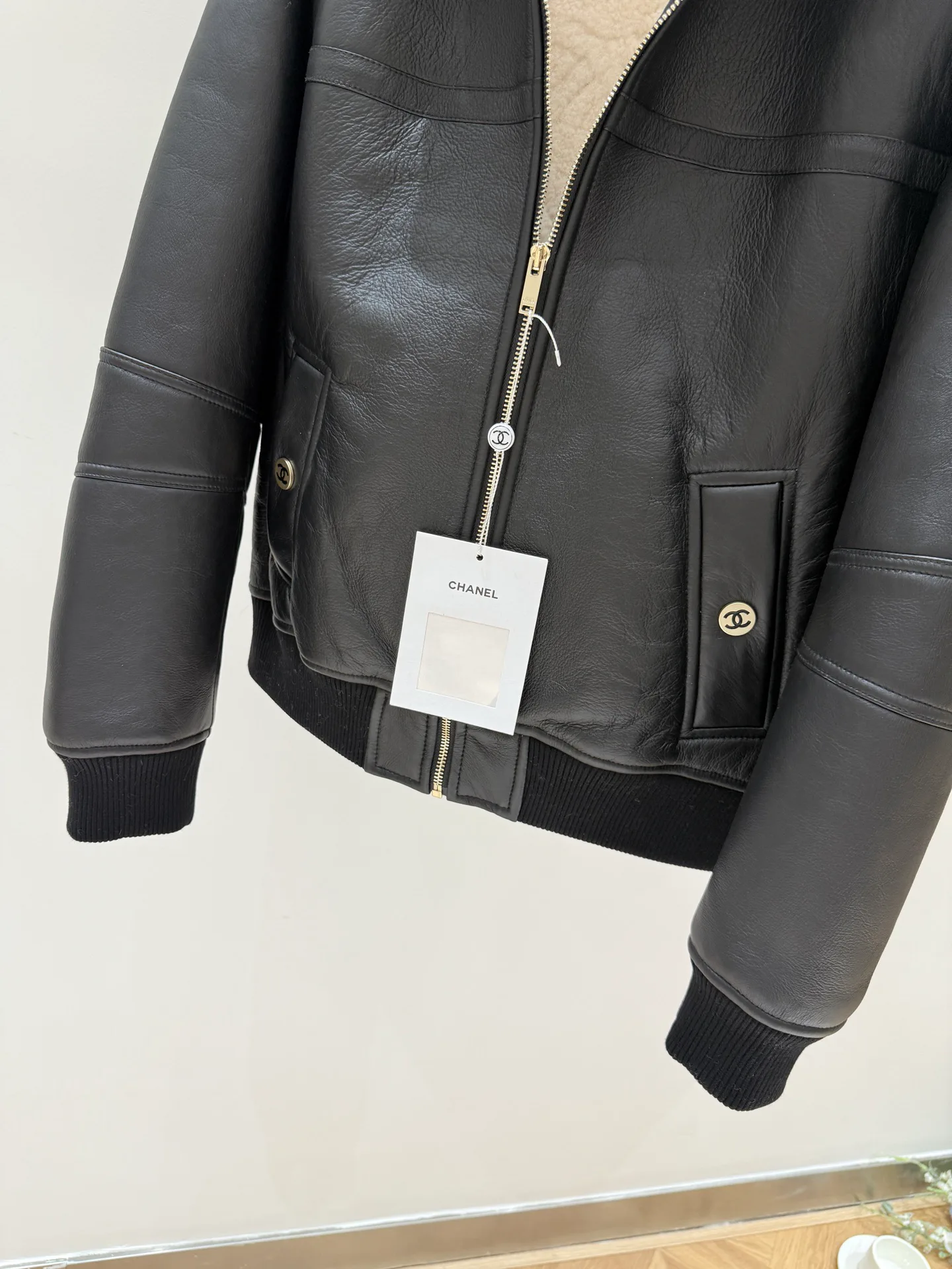 Кожаные Куртки И Дублёнки Женские Chanel 17943292
