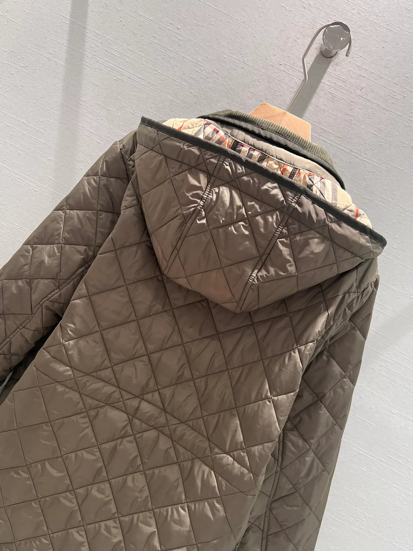 Куртки И Пуховики Женские Burberry 2420424