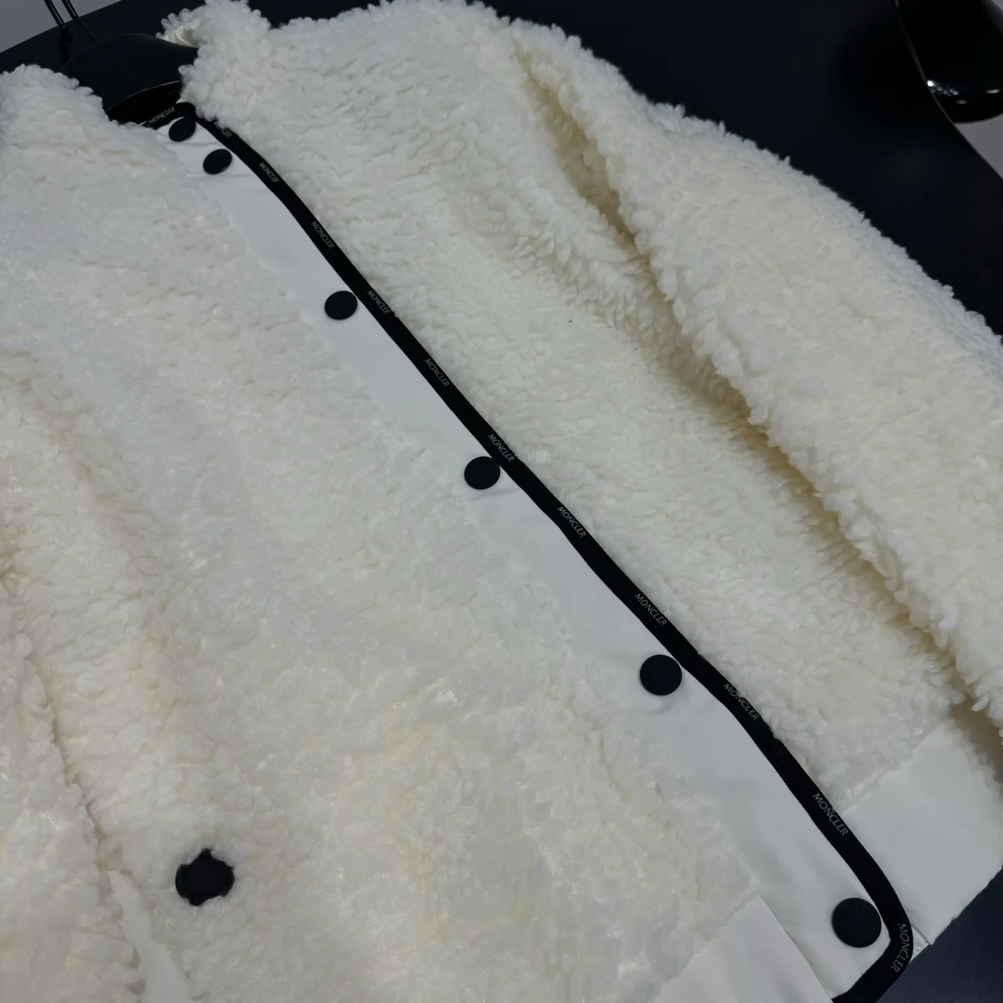 Куртки И Пуховики Женские Moncler 18679058