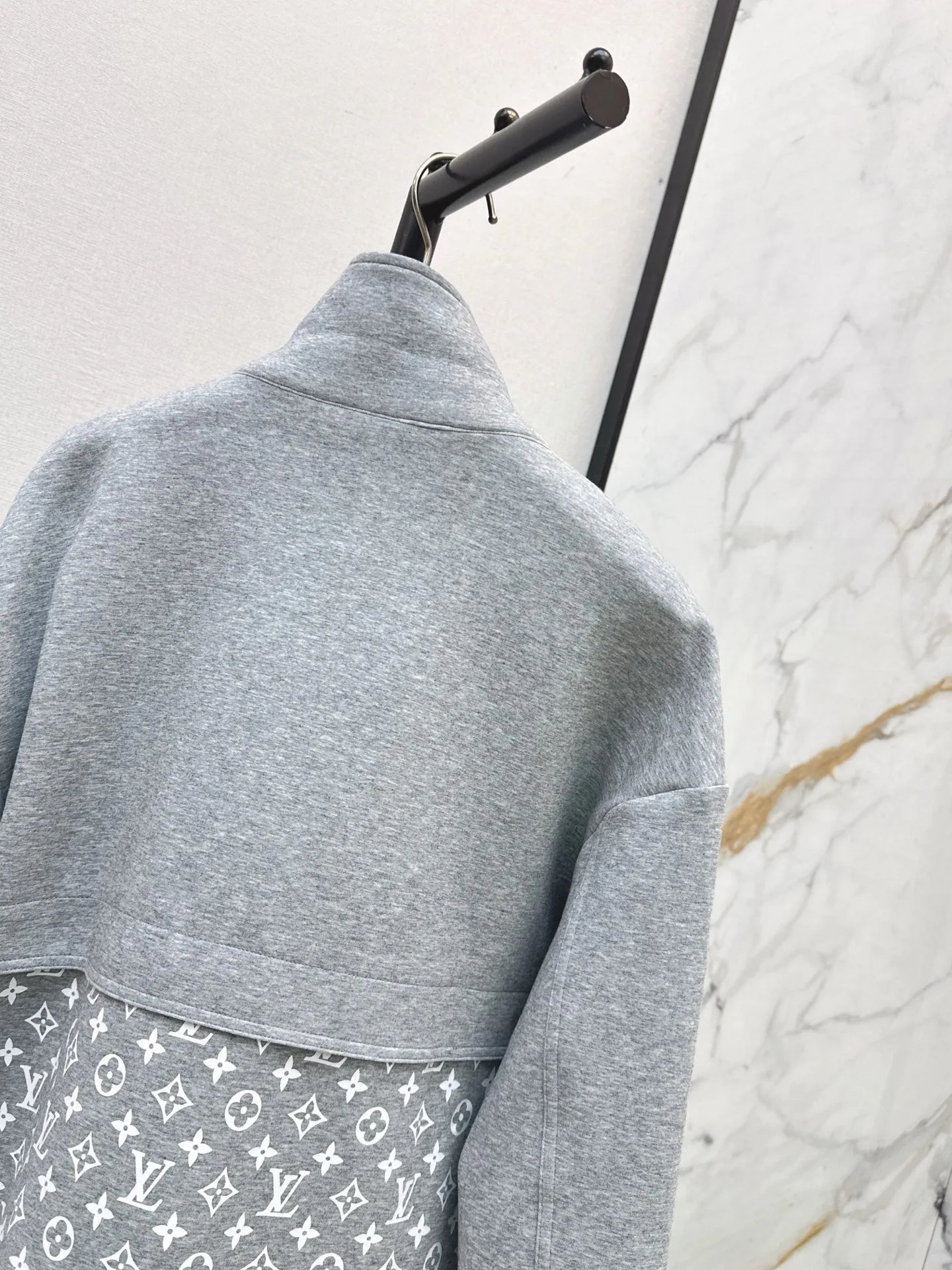Куртки И Пуховики Женские Louis Vuitton 18423964