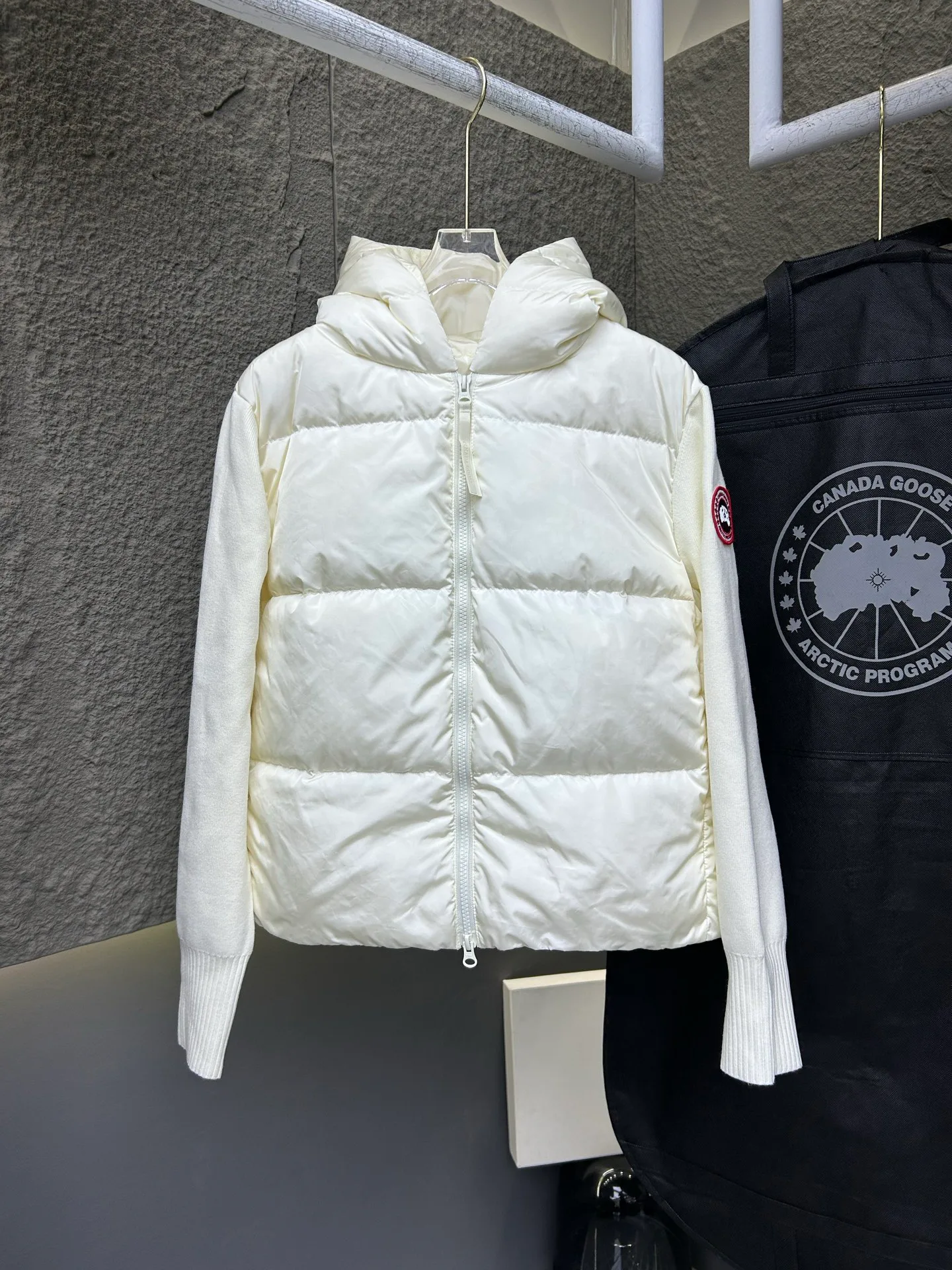 Куртки И Пуховики Женские Canada Goose 18994004