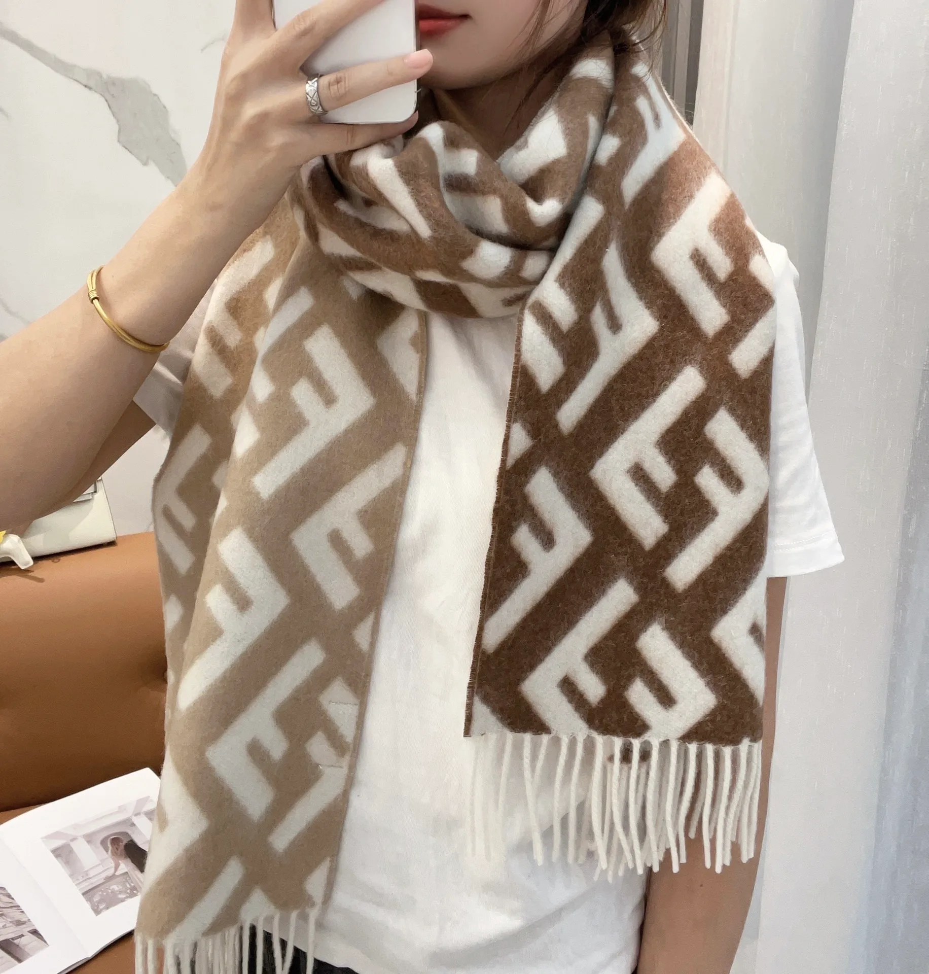 Шарфы Fendi 702880
