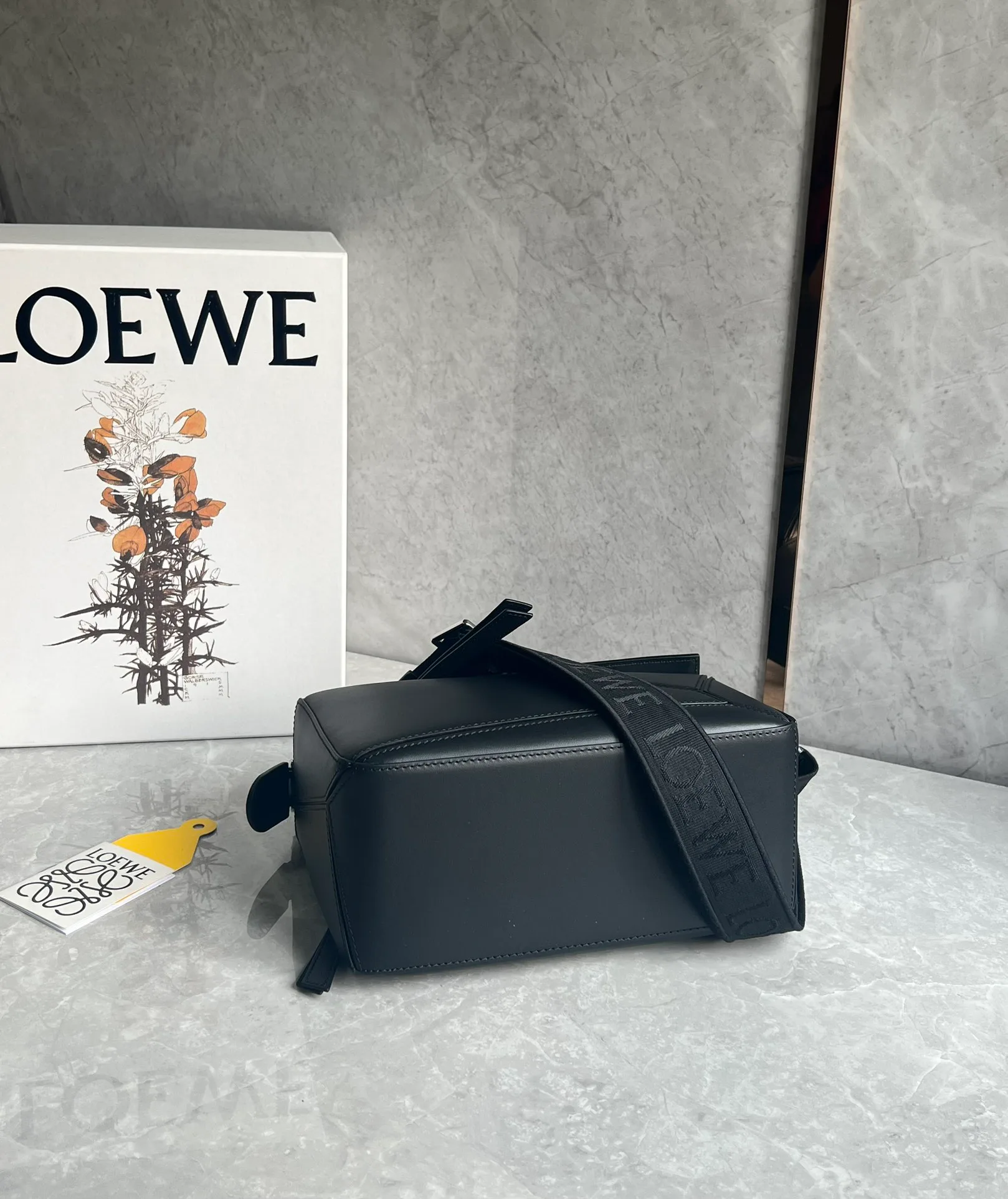 Сумки На Ремне Женские Loewe 10986864