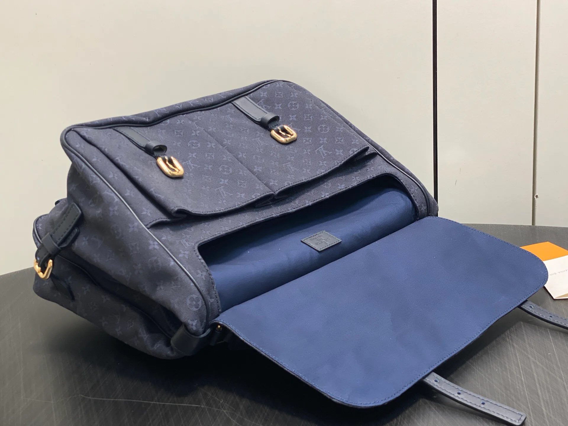 Классические Сумки Женские Louis Vuitton 17544744