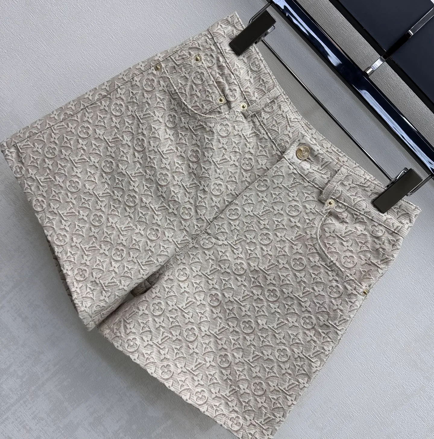 Шорты Женские Louis Vuitton 11910691