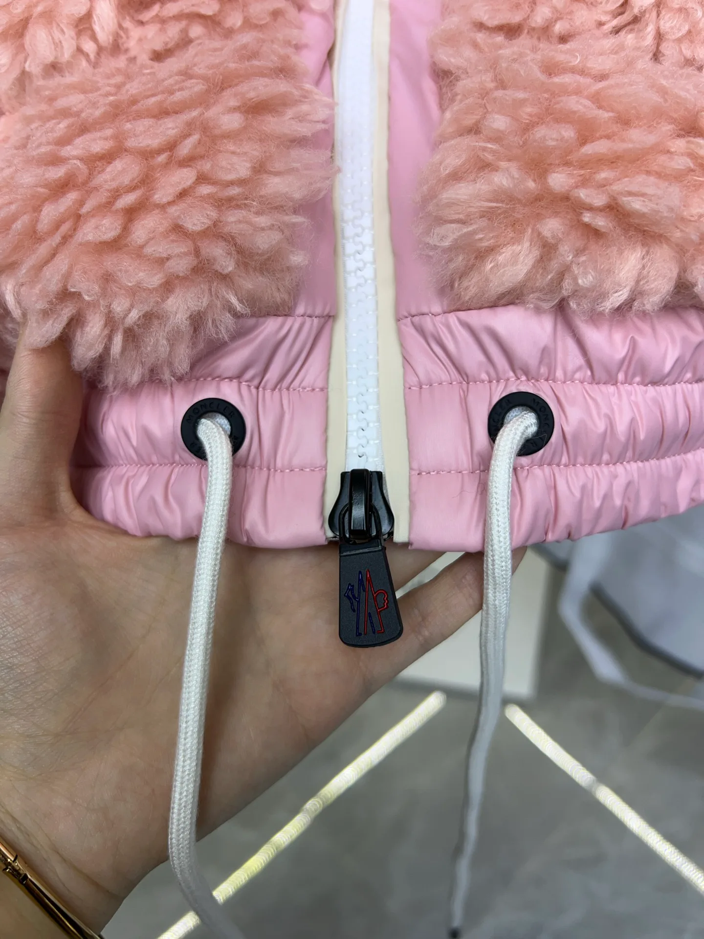 Жилеты Женские Moncler 19114943