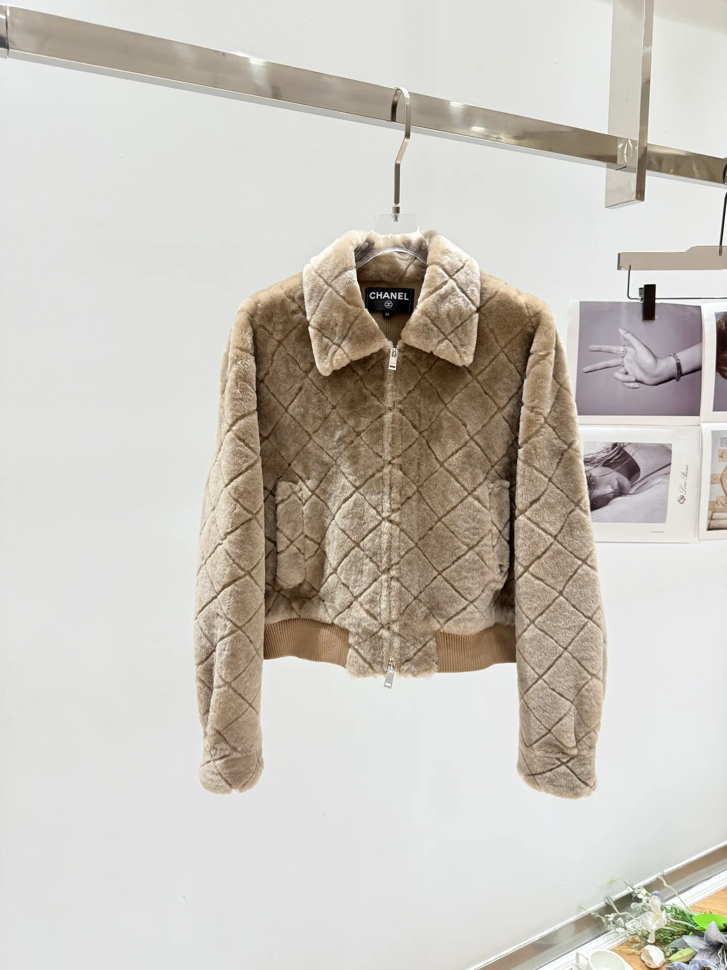 Куртки И Пуховики Женские Chanel 19364386