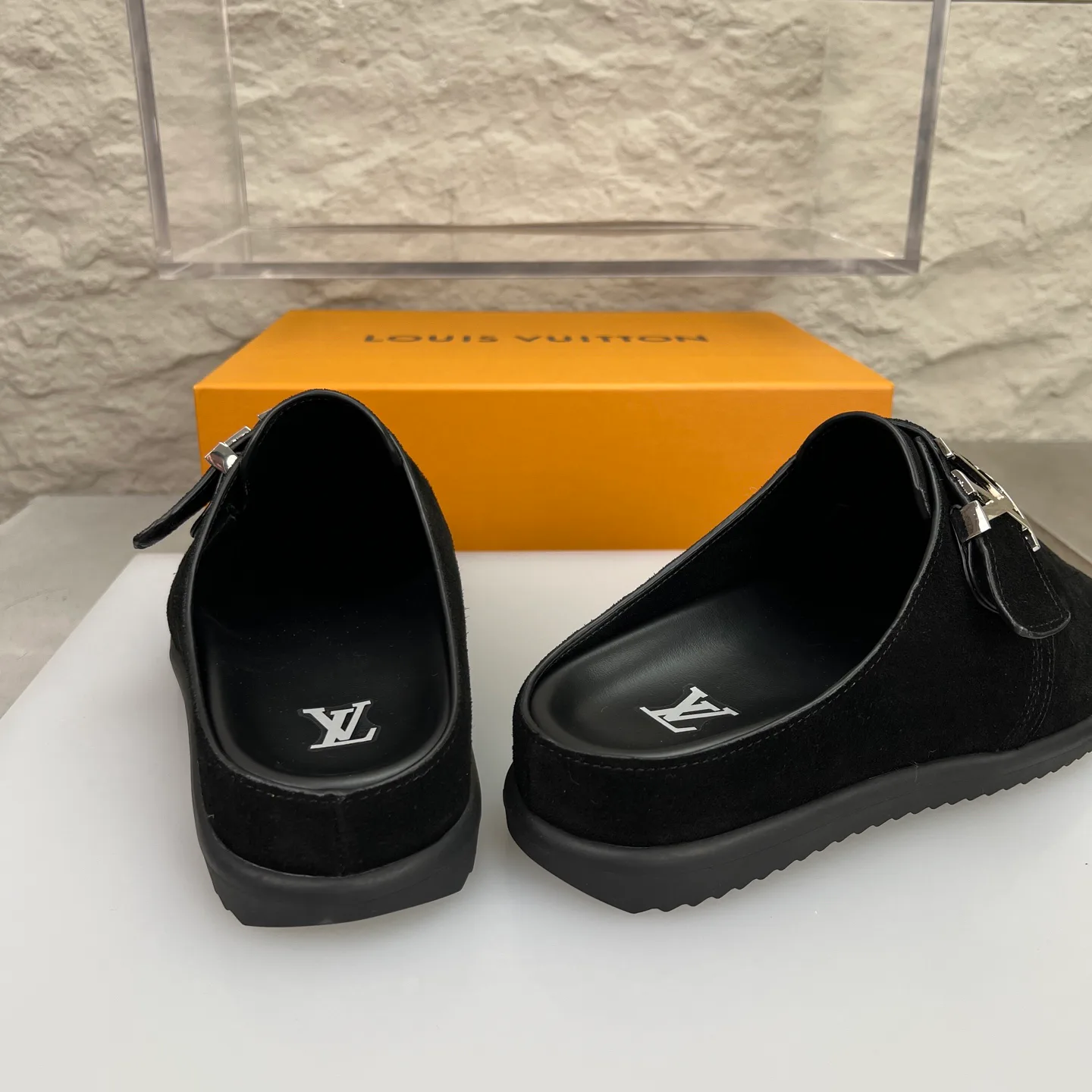 Шлепанцы Мужские Louis Vuitton 1334394