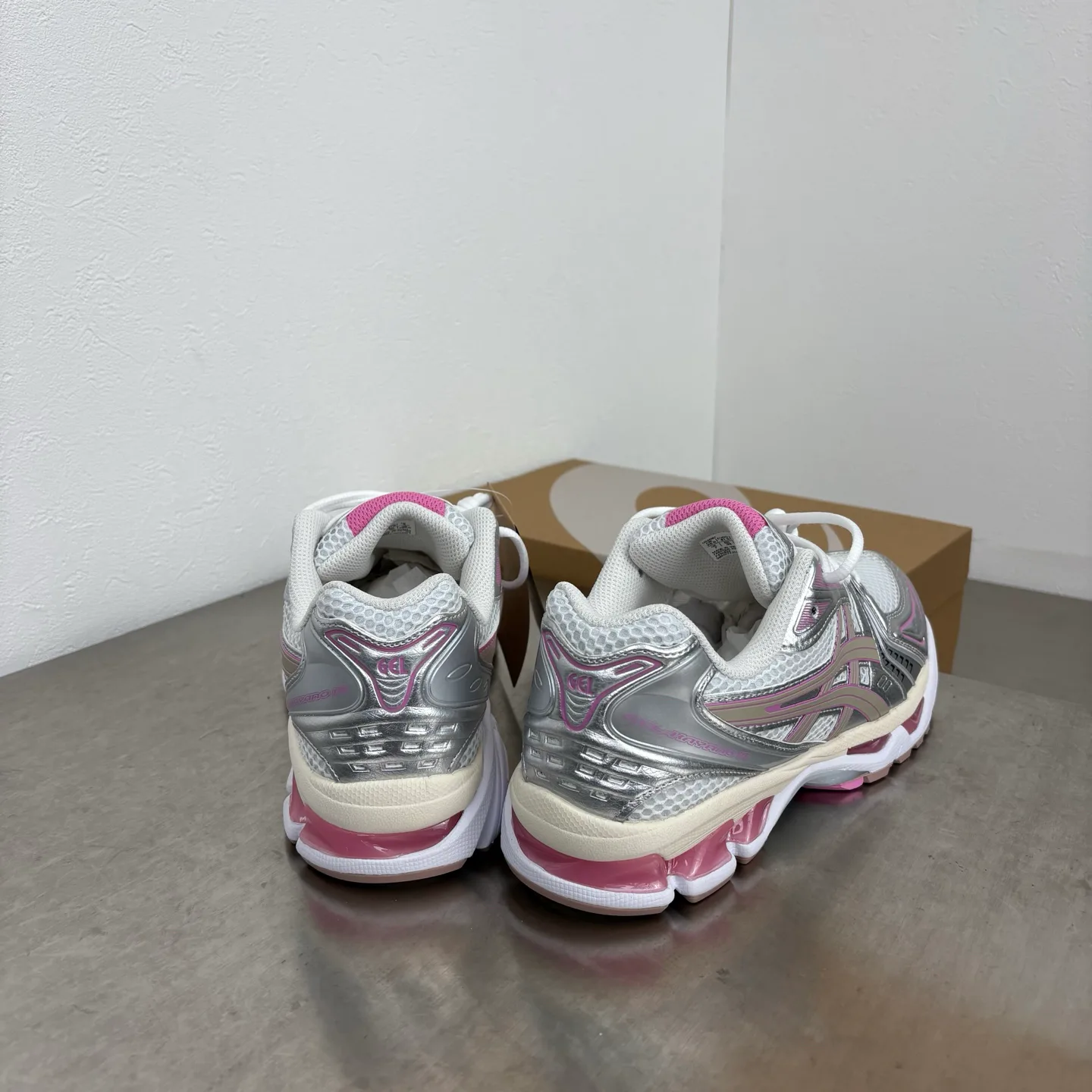 Кроссовки Женские Asics 18744164