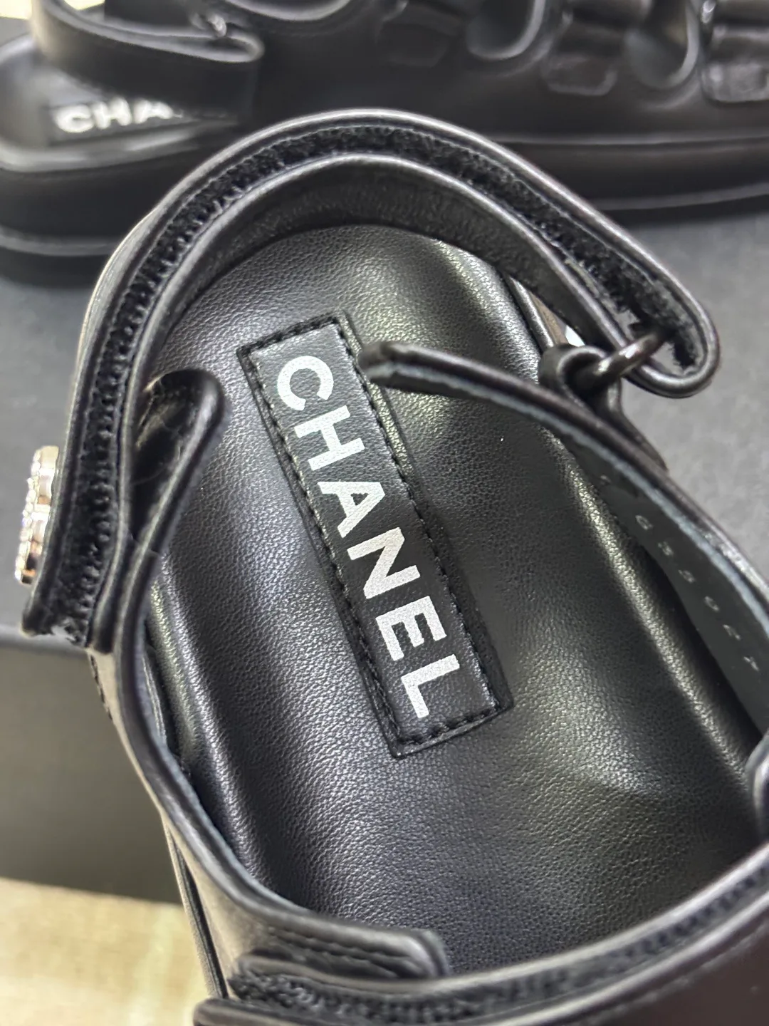 Босоножки Женские Chanel 17778420