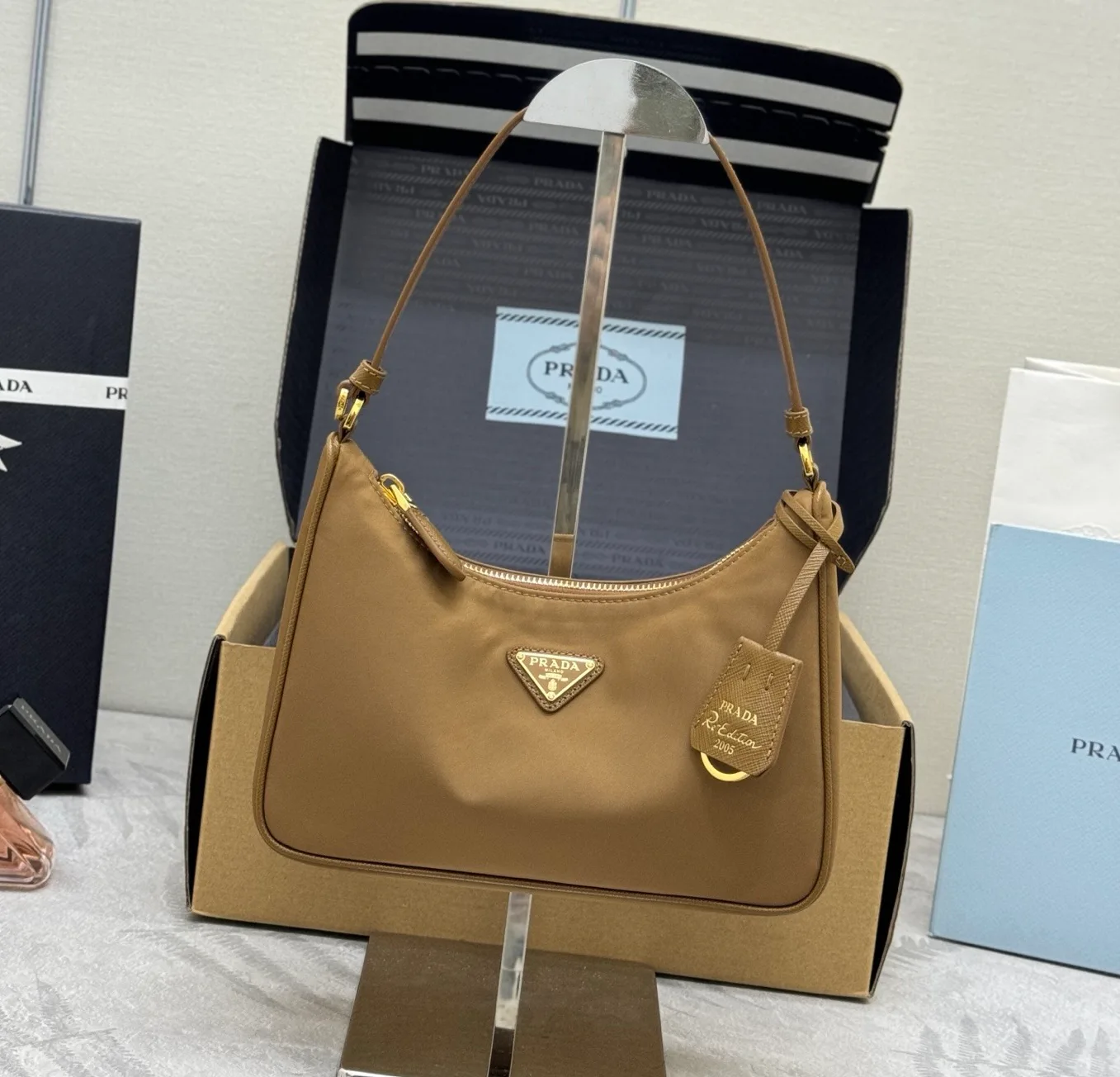 Сумки На Ремне Женские Prada 11682028