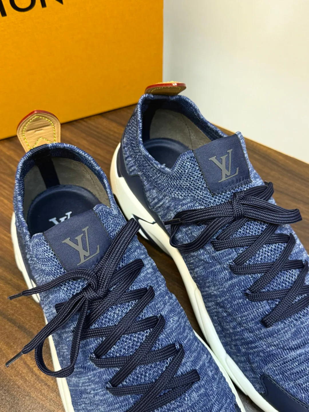 Кроссовки Мужские Louis Vuitton 19147667