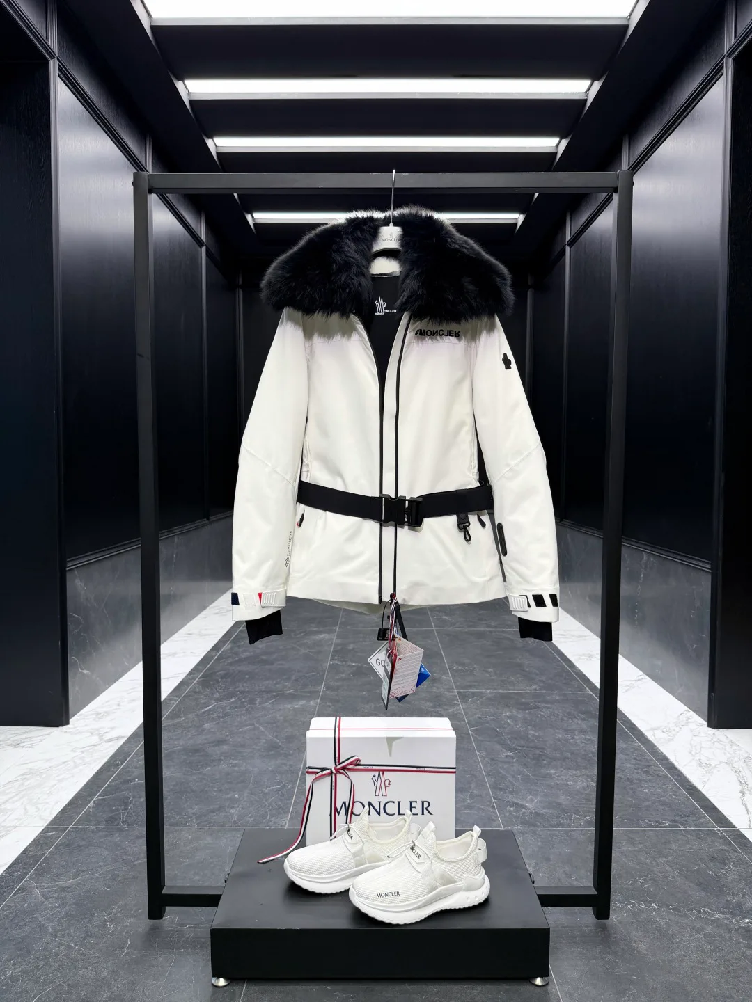 Куртки Женские Moncler 359892