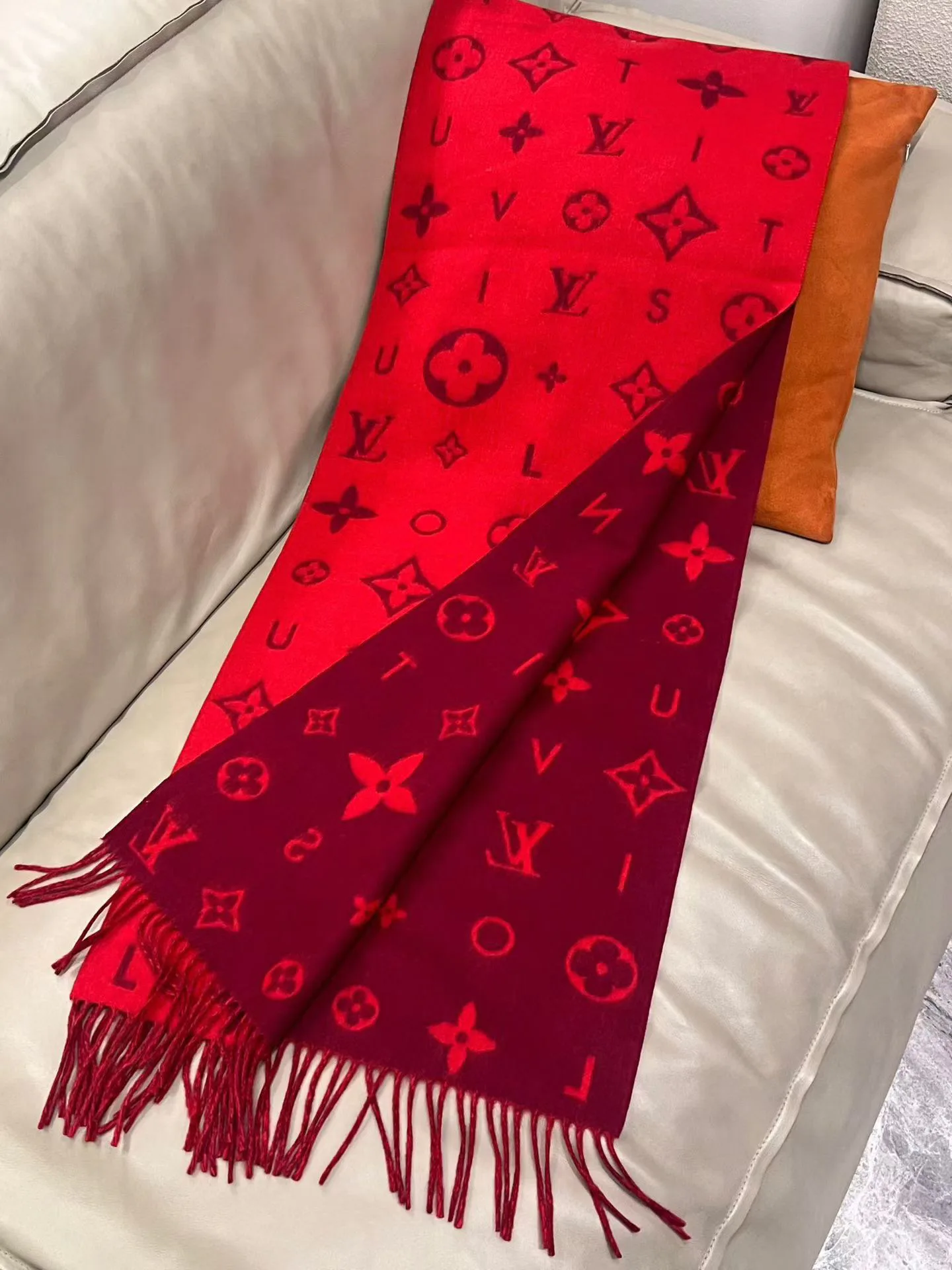 Шарфы Louis Vuitton 18426916
