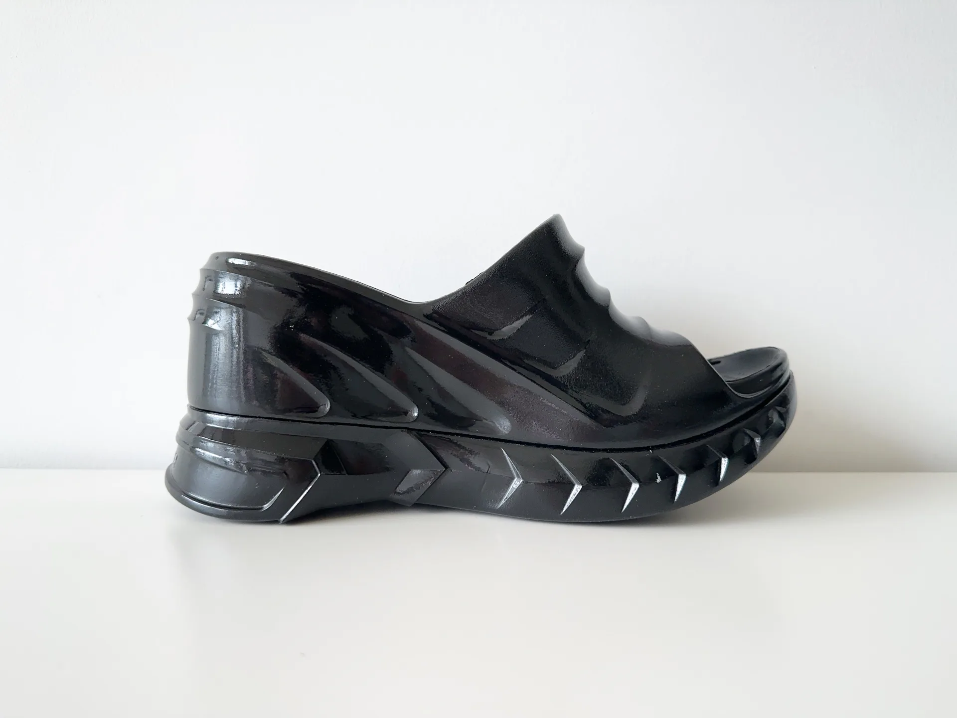 Шлепанцы Женские Givenchy 907490