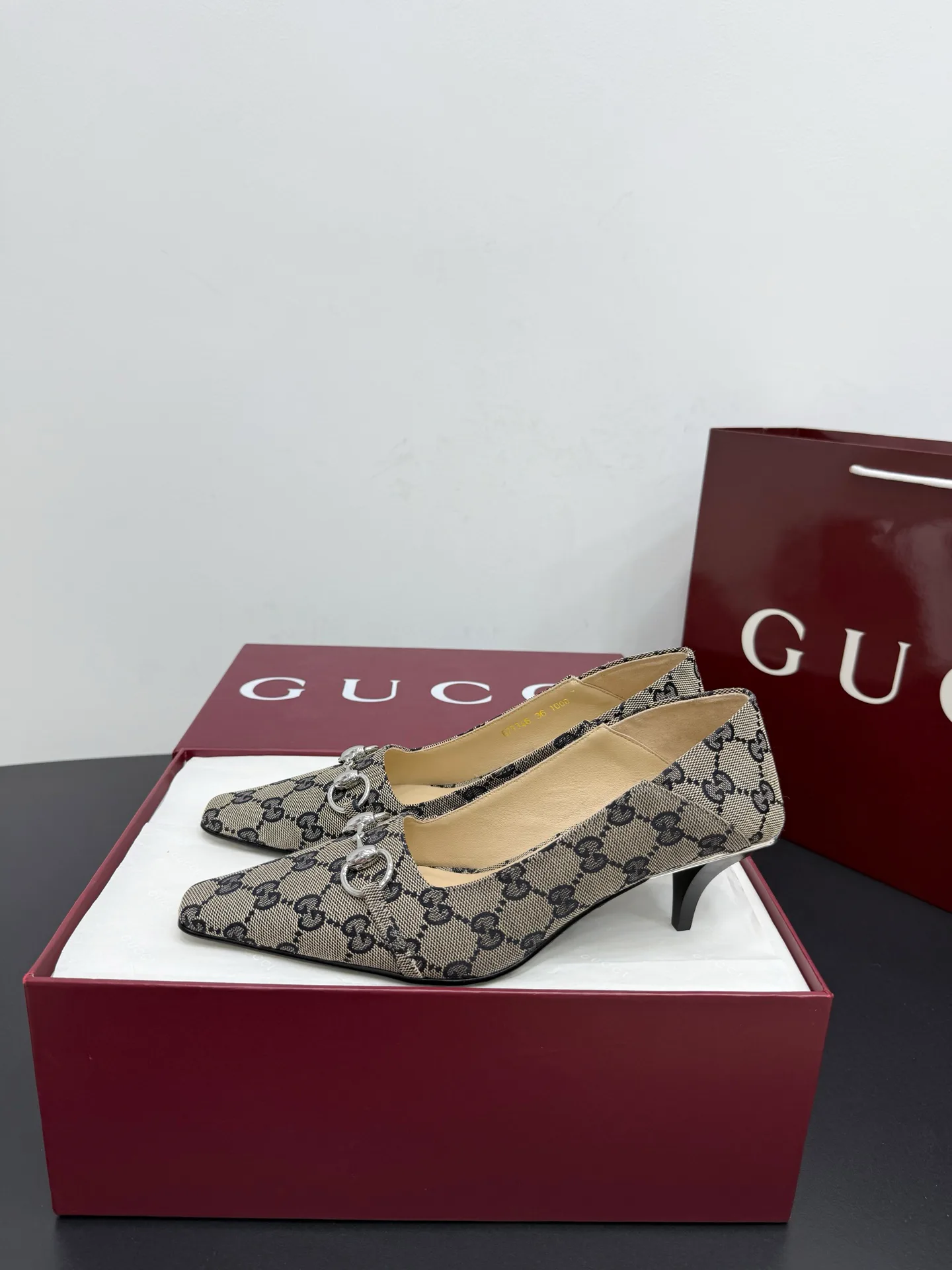 Туфли Женские Gucci 882800