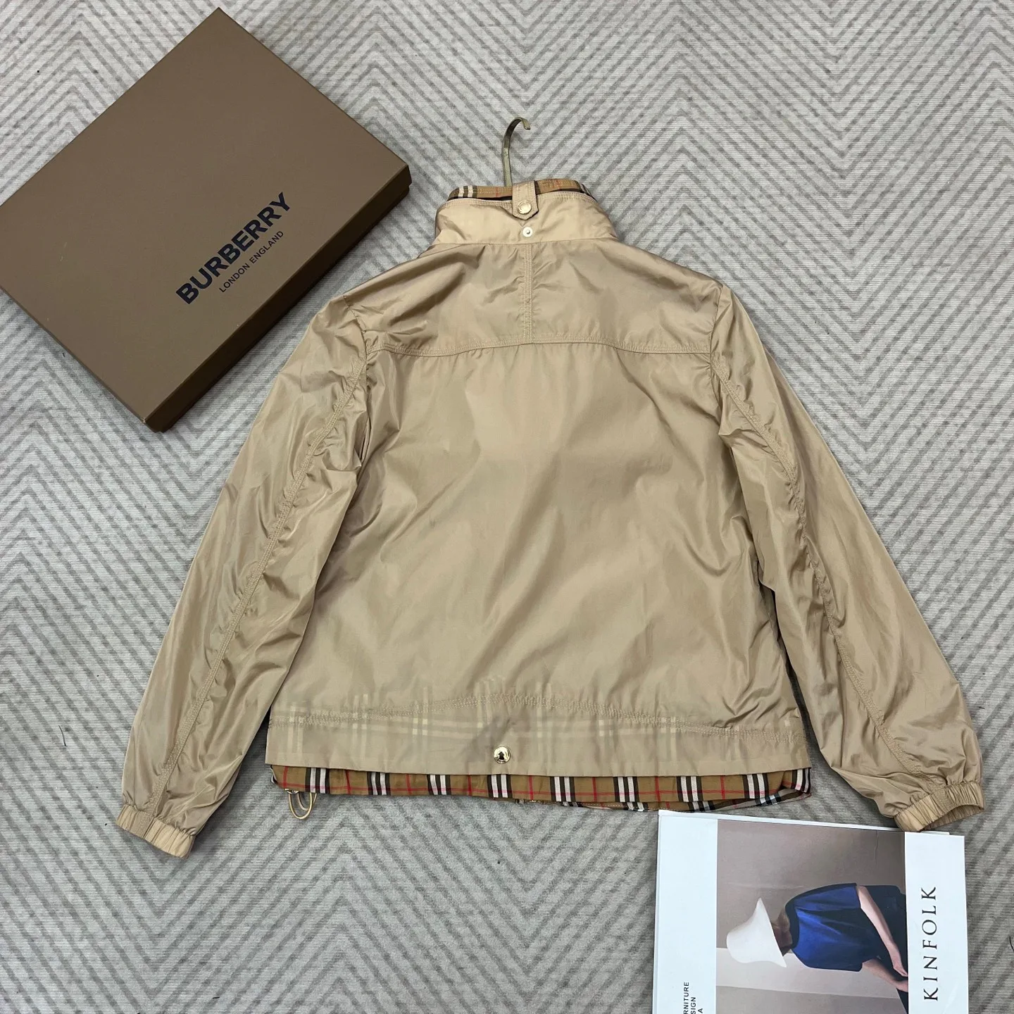 Куртки И Пуховики Женские Burberry 11698731