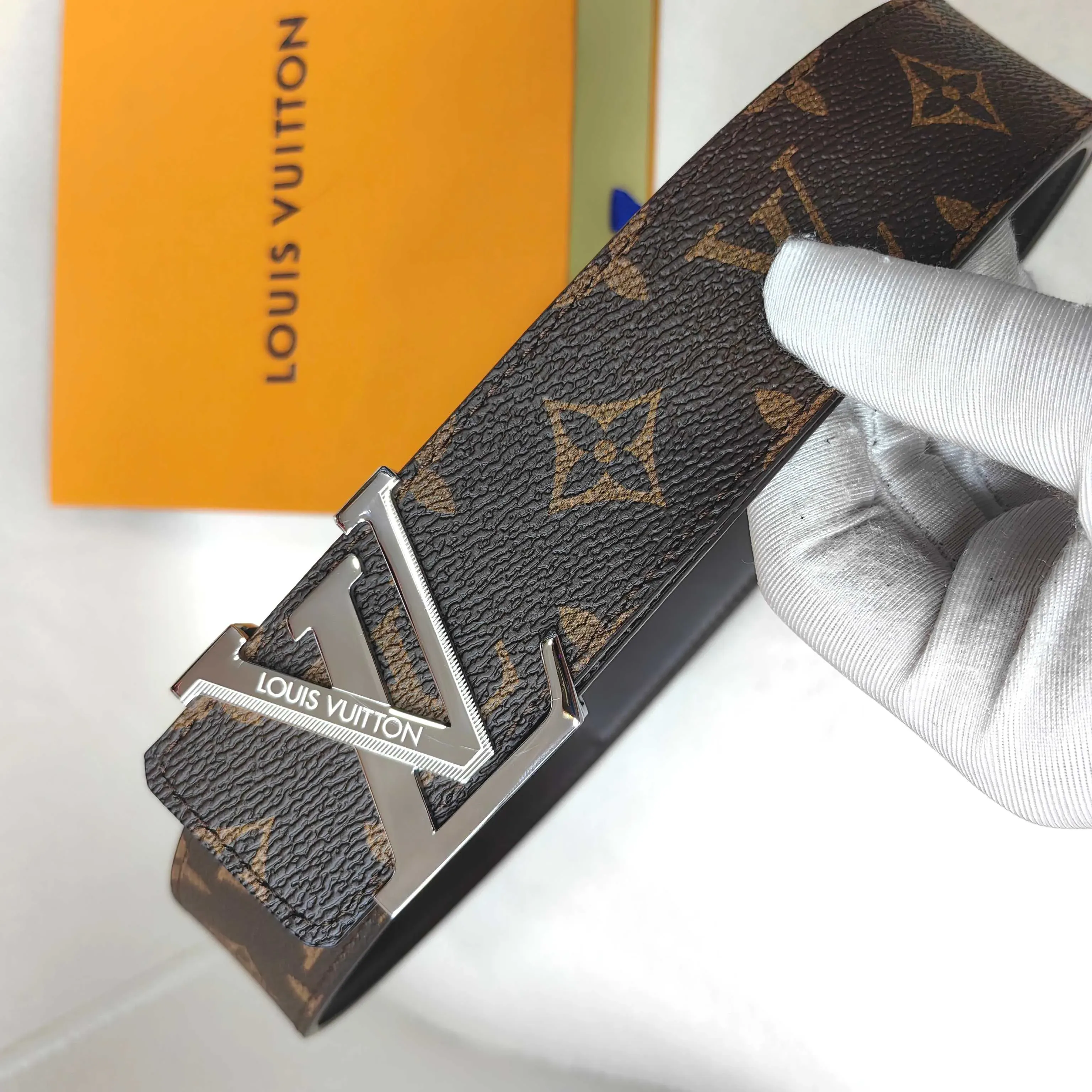 Поясные Сумки Женские Louis Vuitton 1135380