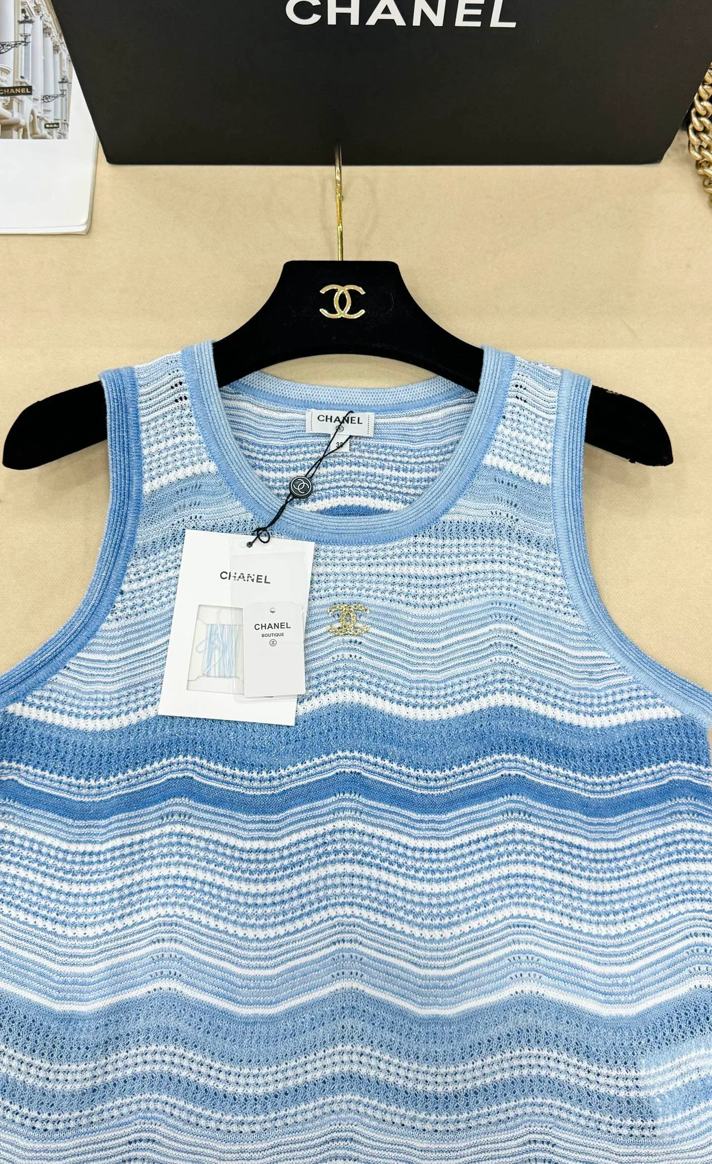 Жилеты Женские Chanel 17954469