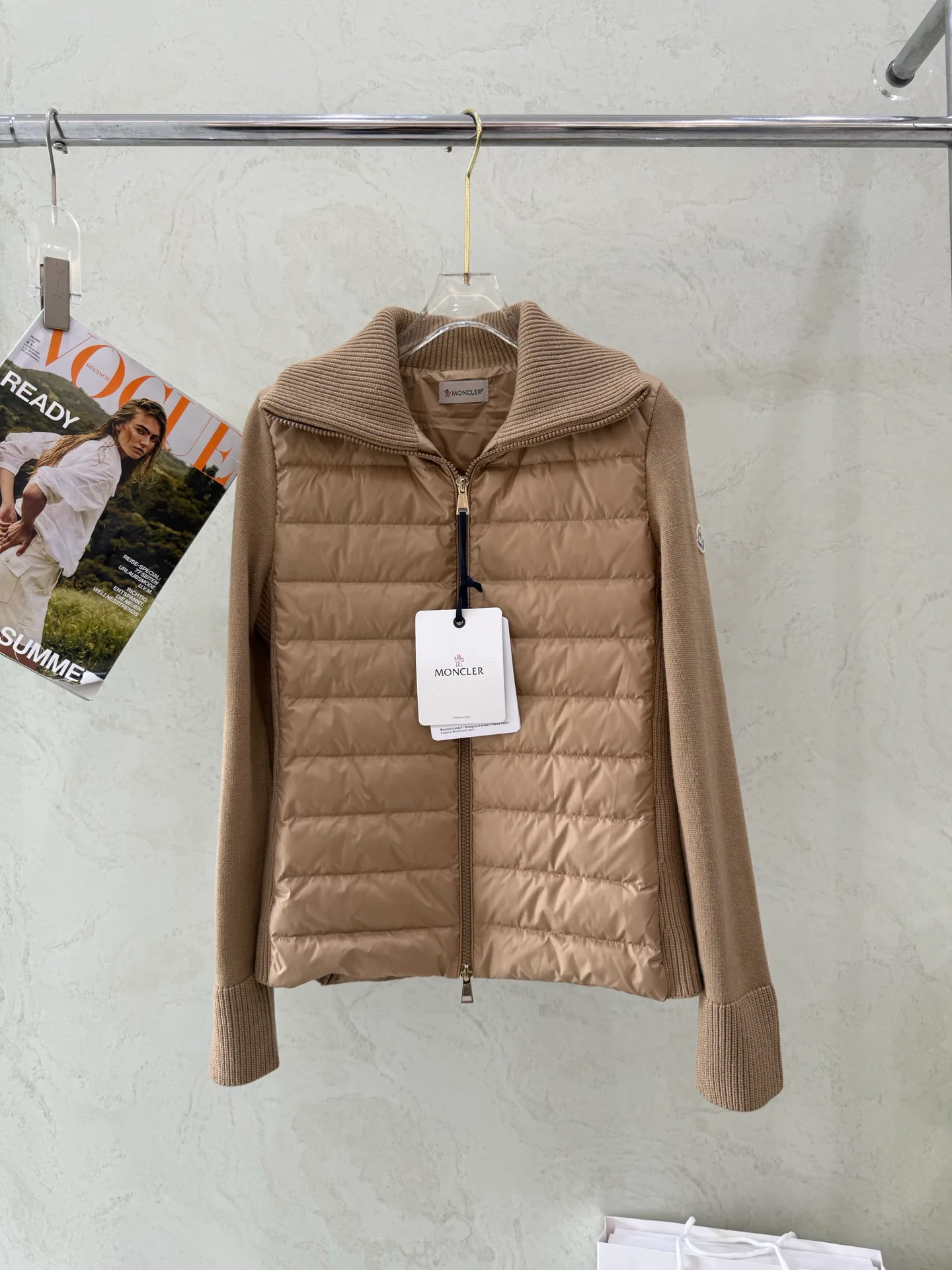 Куртки И Пуховики Женские Moncler 17918879