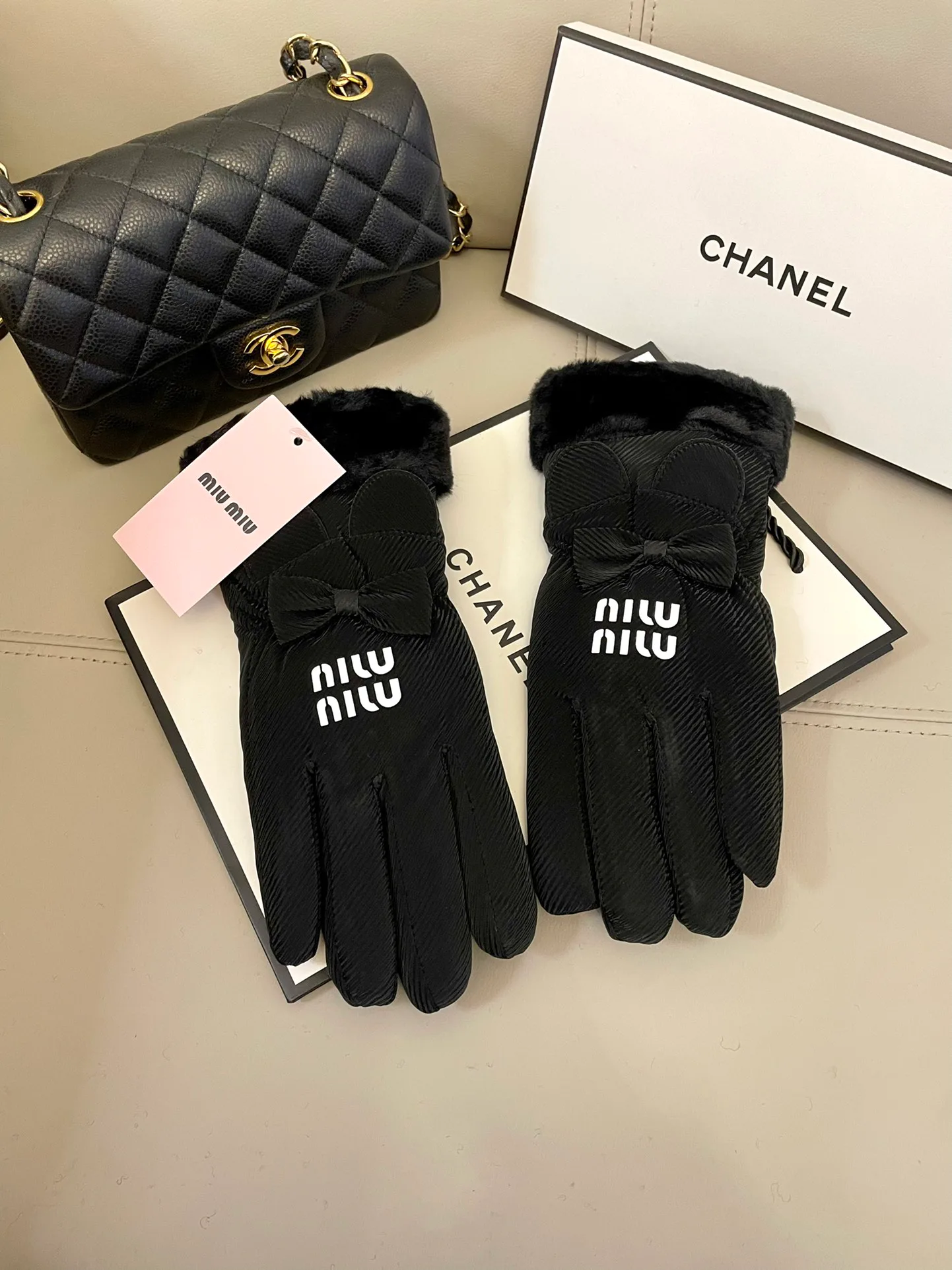 Перчатки Miu Miu 262322