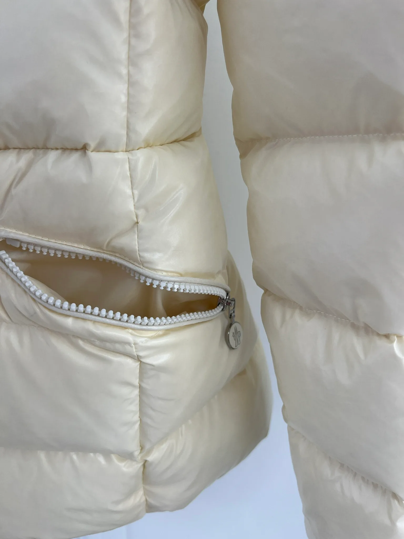 Куртки И Пуховики Женские Moncler 18416193
