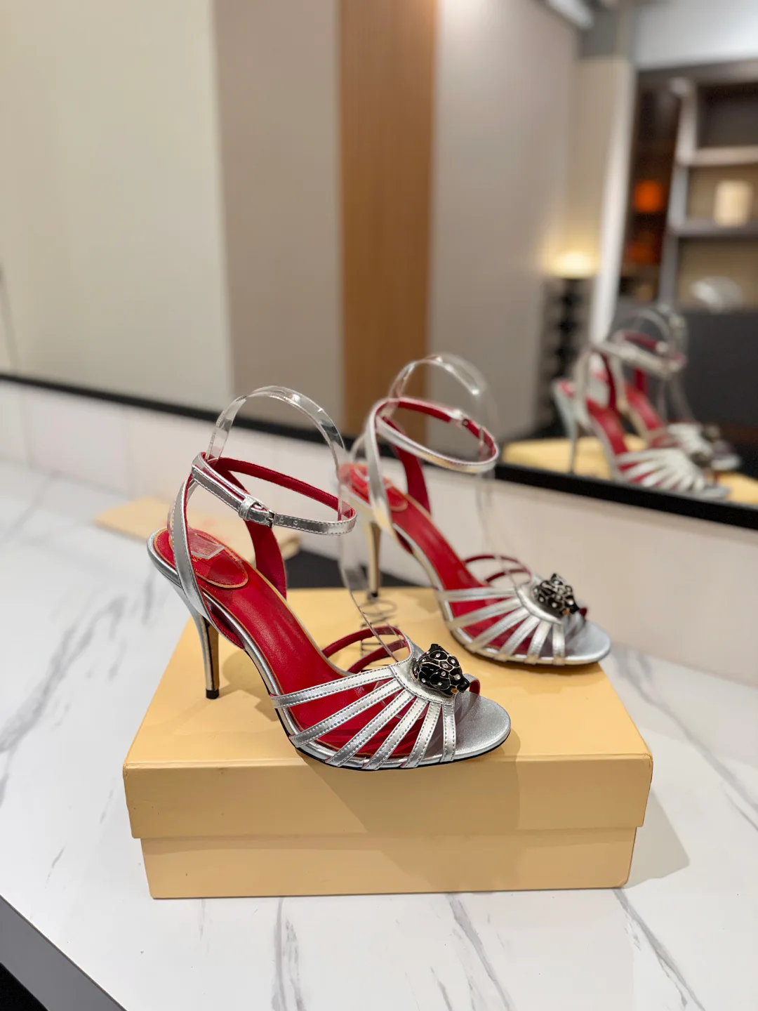 Босоножки Женские Valentino 18764264