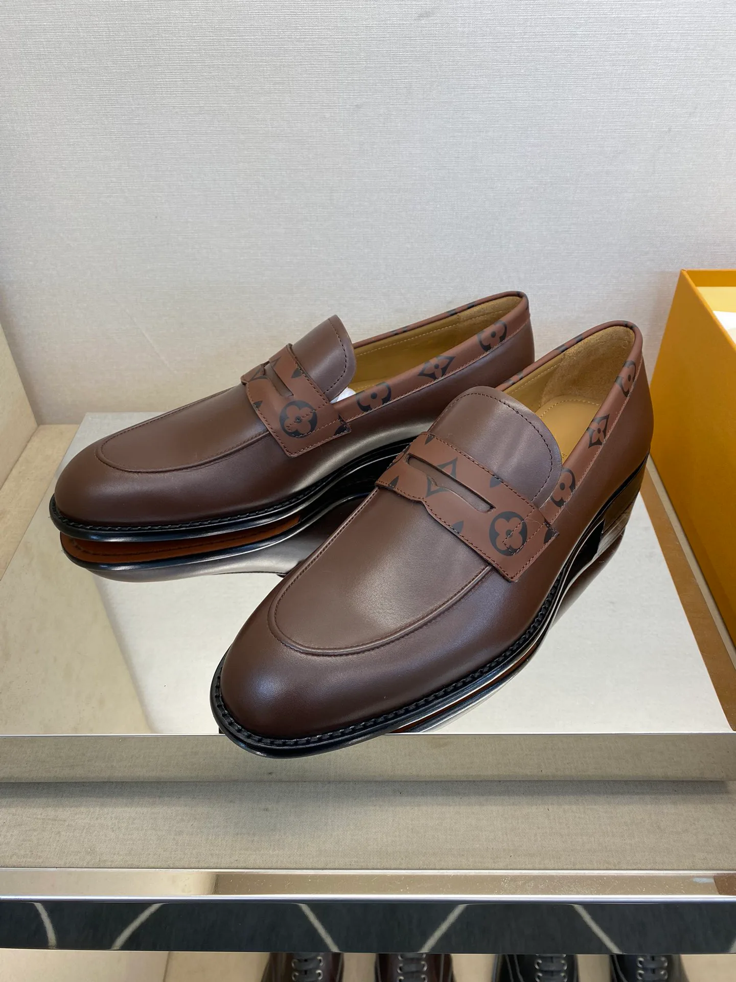 Лоферы И Туфли Мужские Louis Vuitton 18079181
