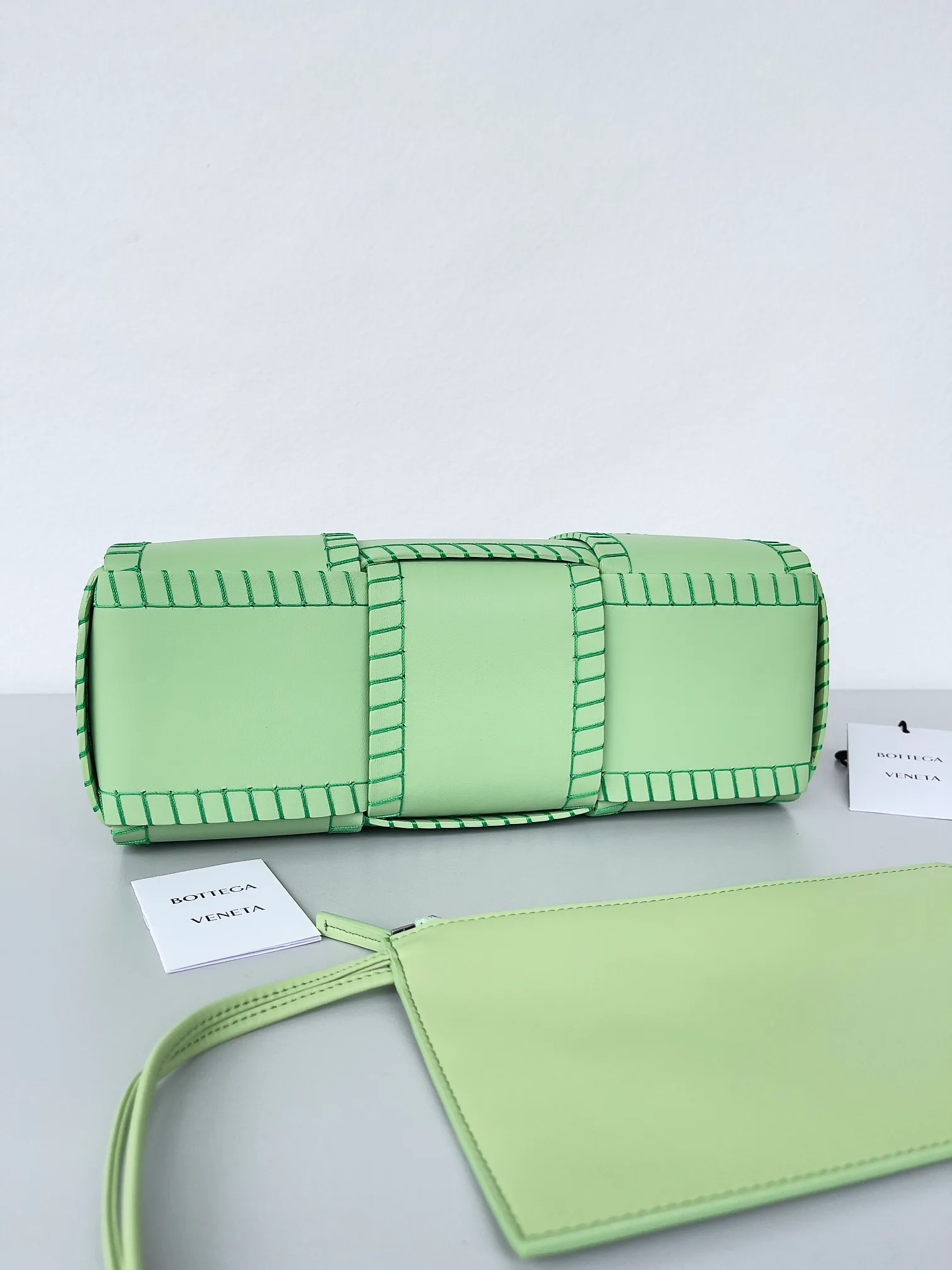 Классические Сумки Женские Bottega Veneta 368750